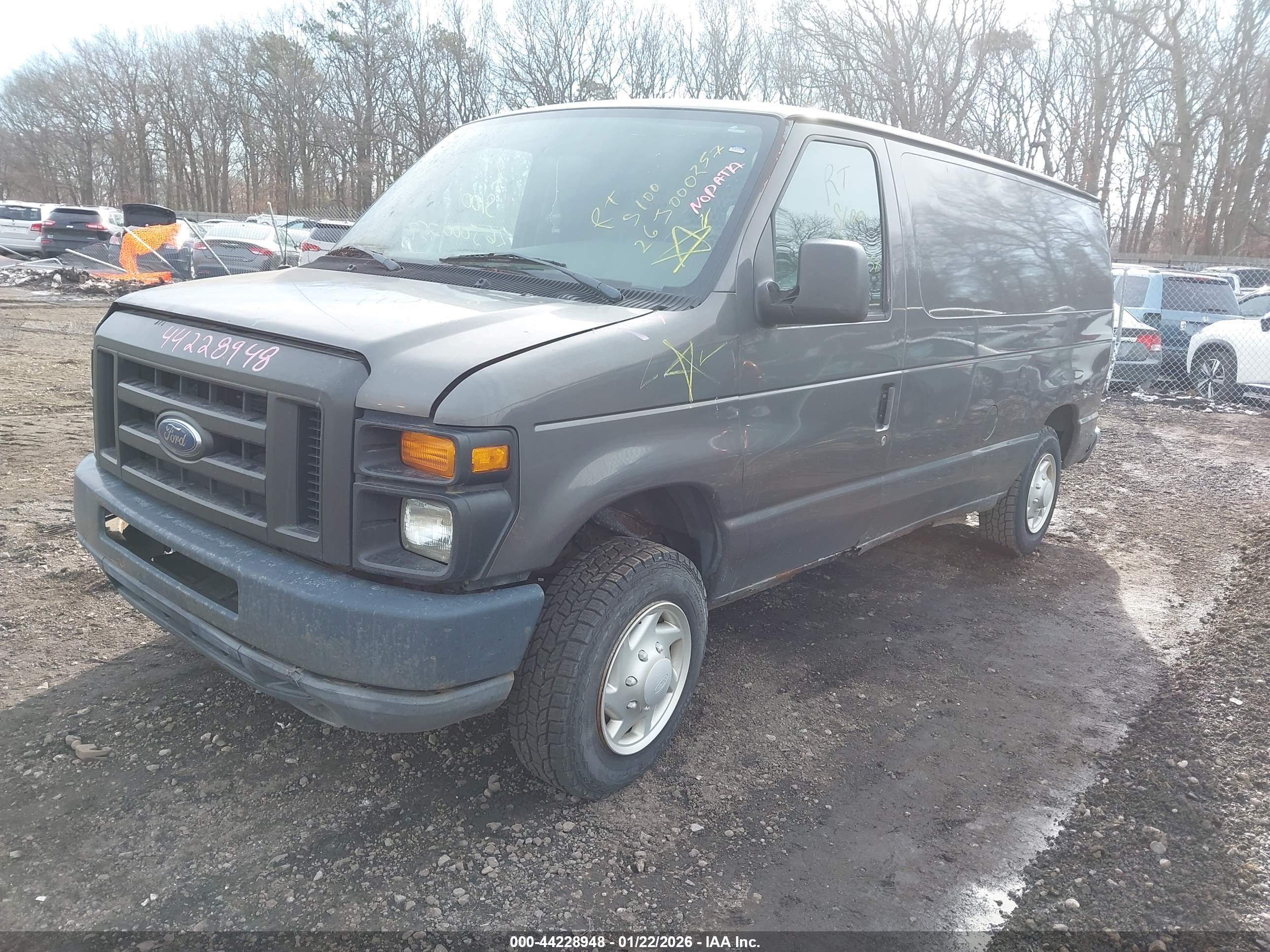 FORD E-150 image 2