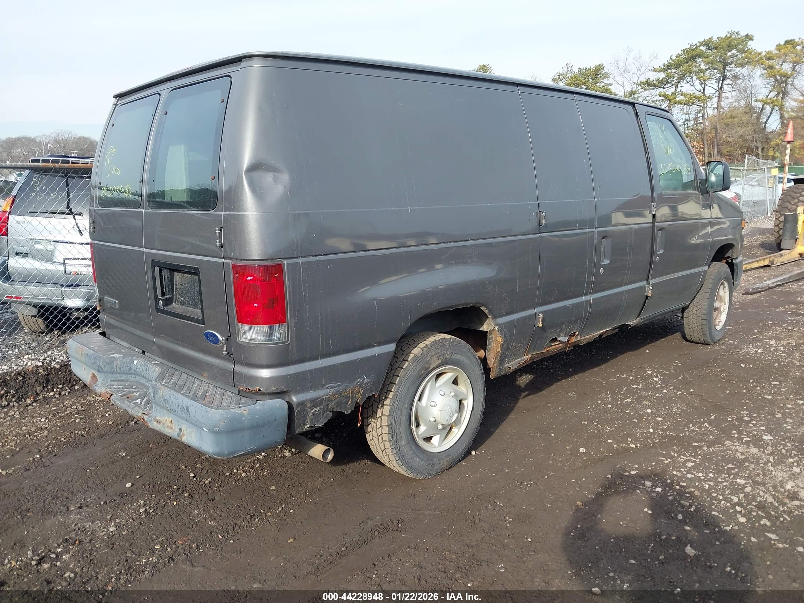 FORD E-150 image 4