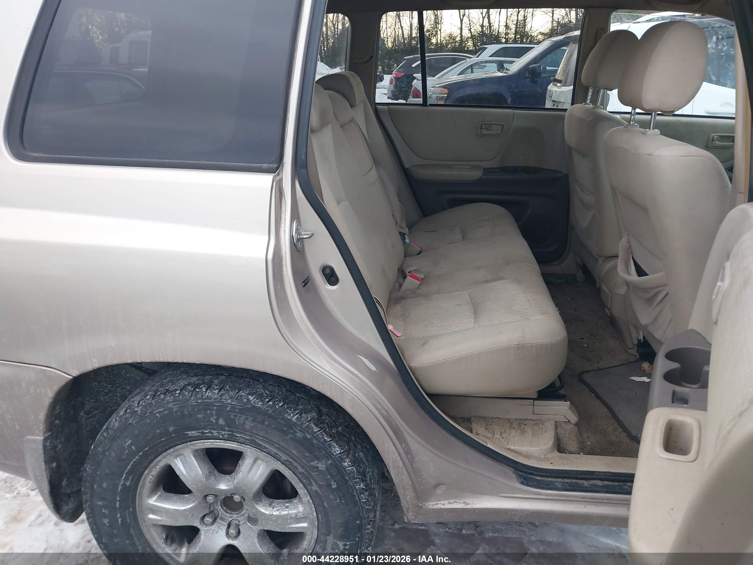 TOYOTA HIGHLANDER image 8
