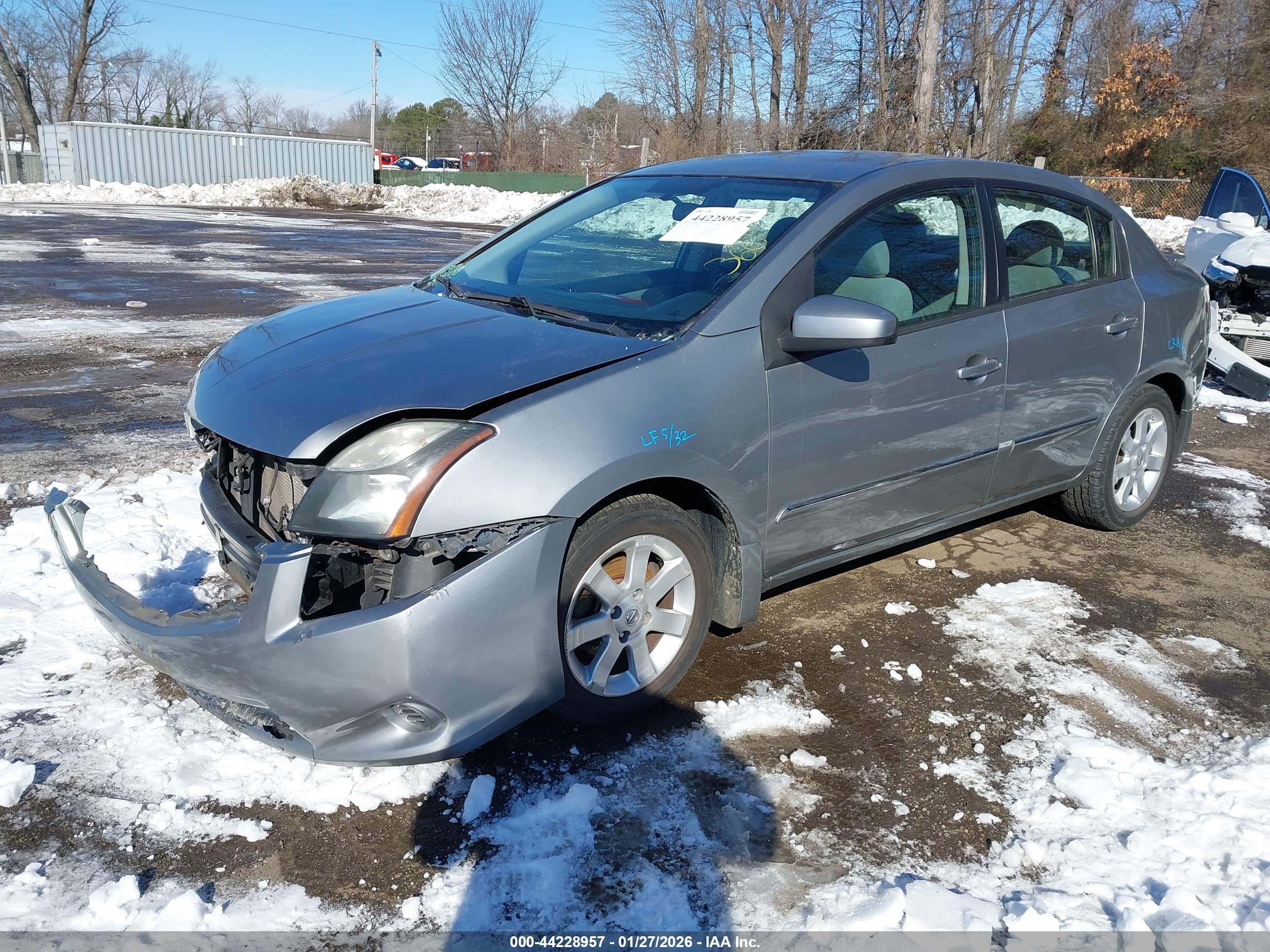 NISSAN SENTRA image 2