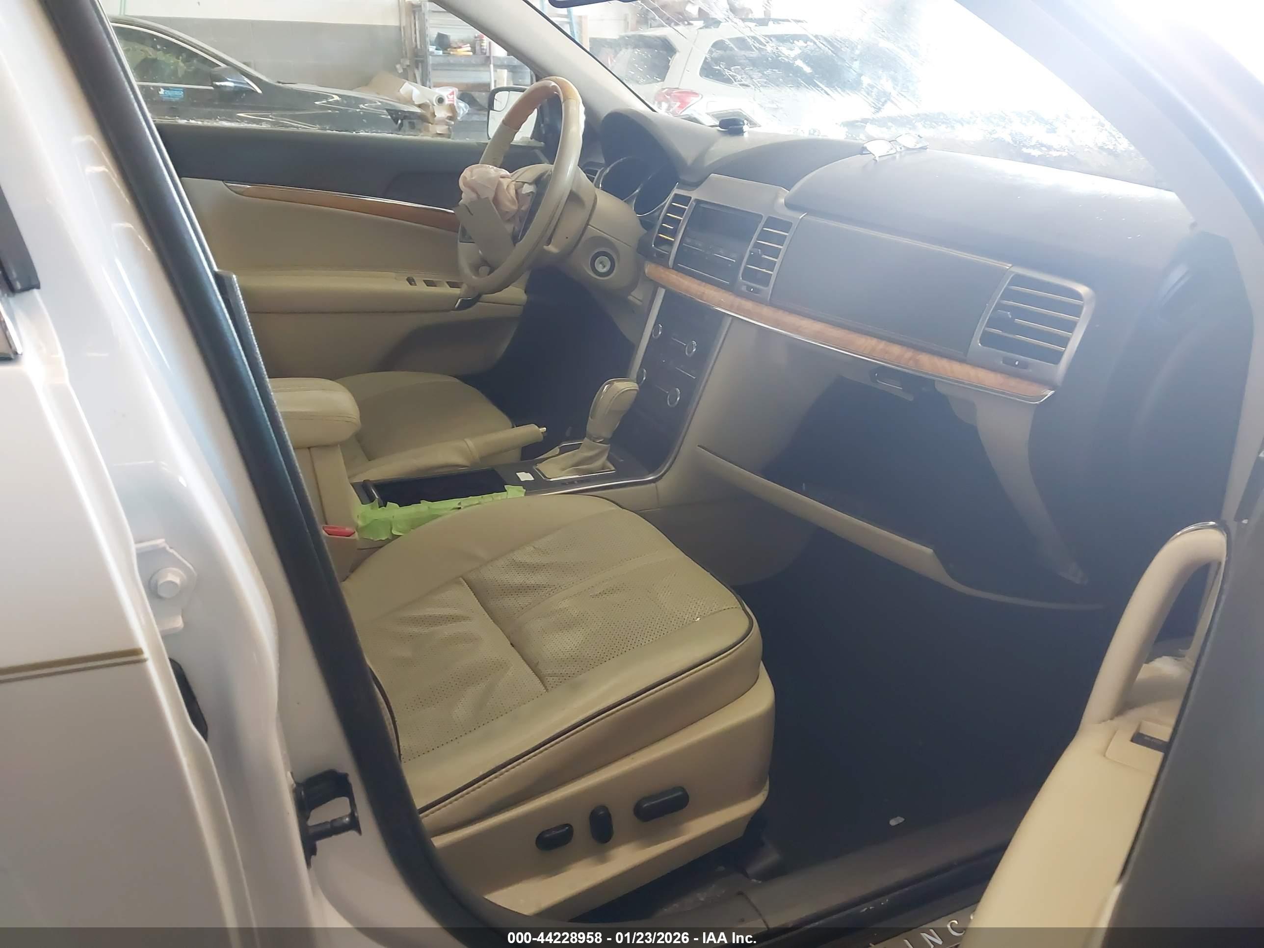 LINCOLN MKZ image 5