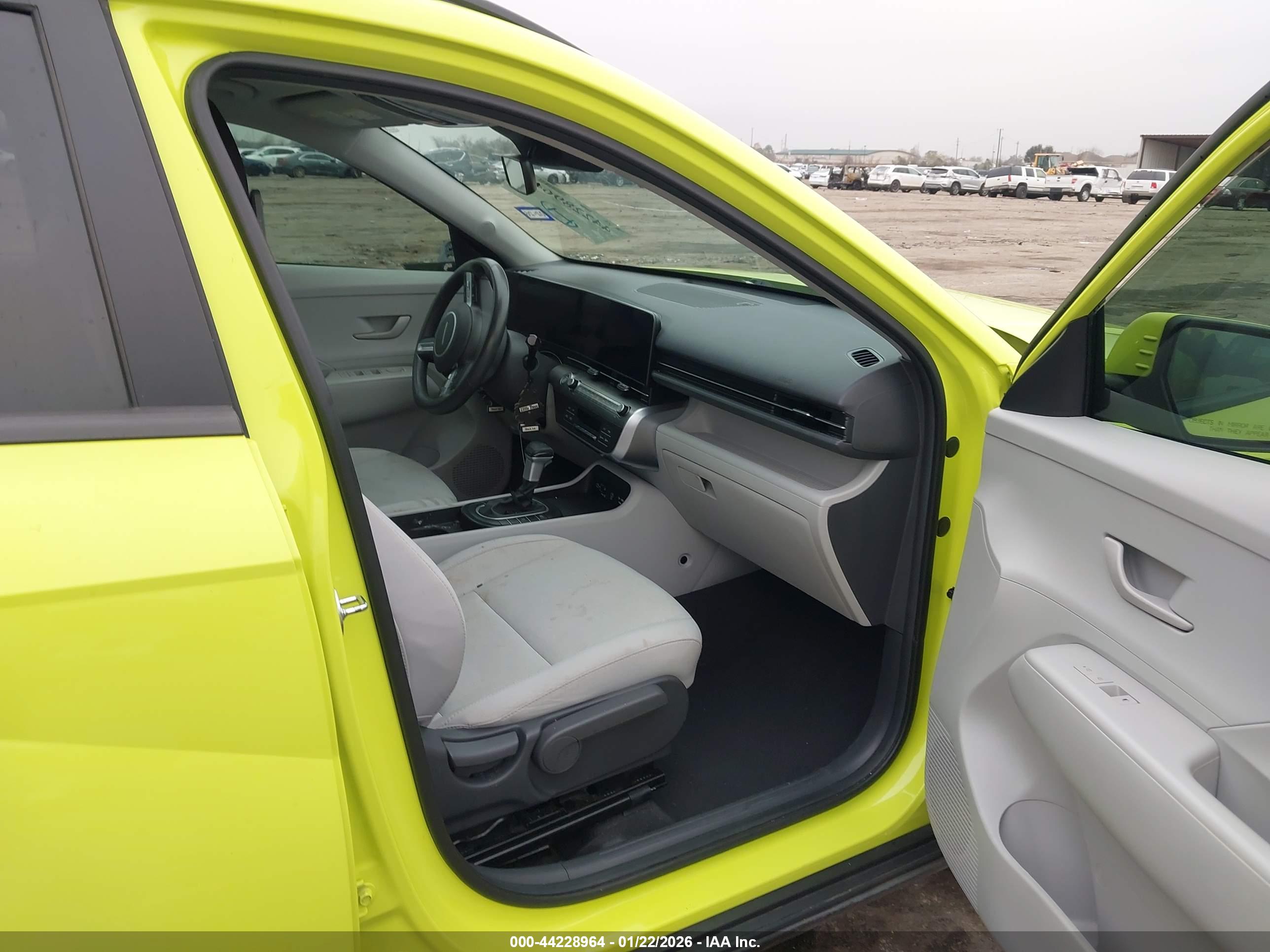 HYUNDAI KONA image 5