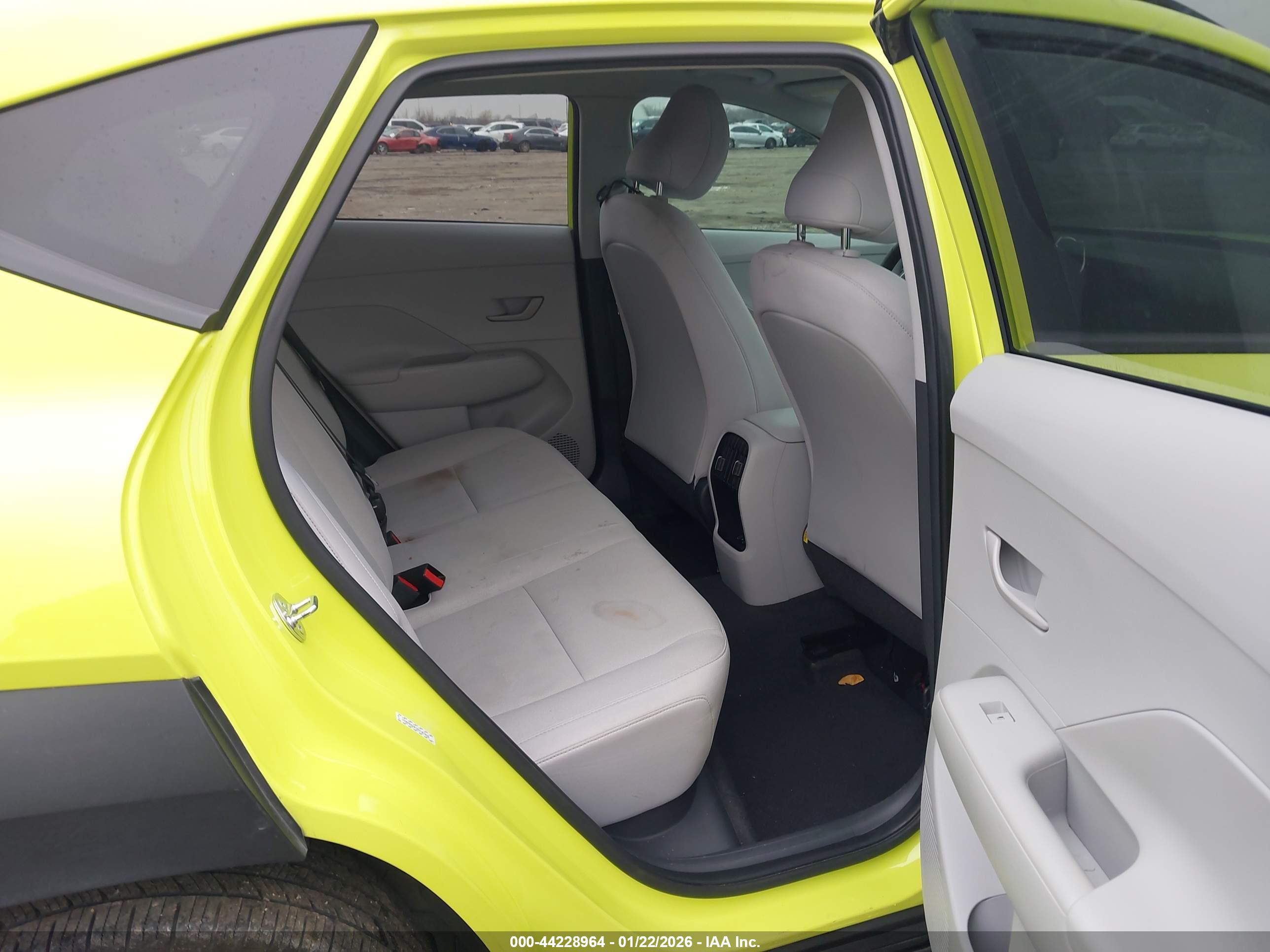 HYUNDAI KONA image 8