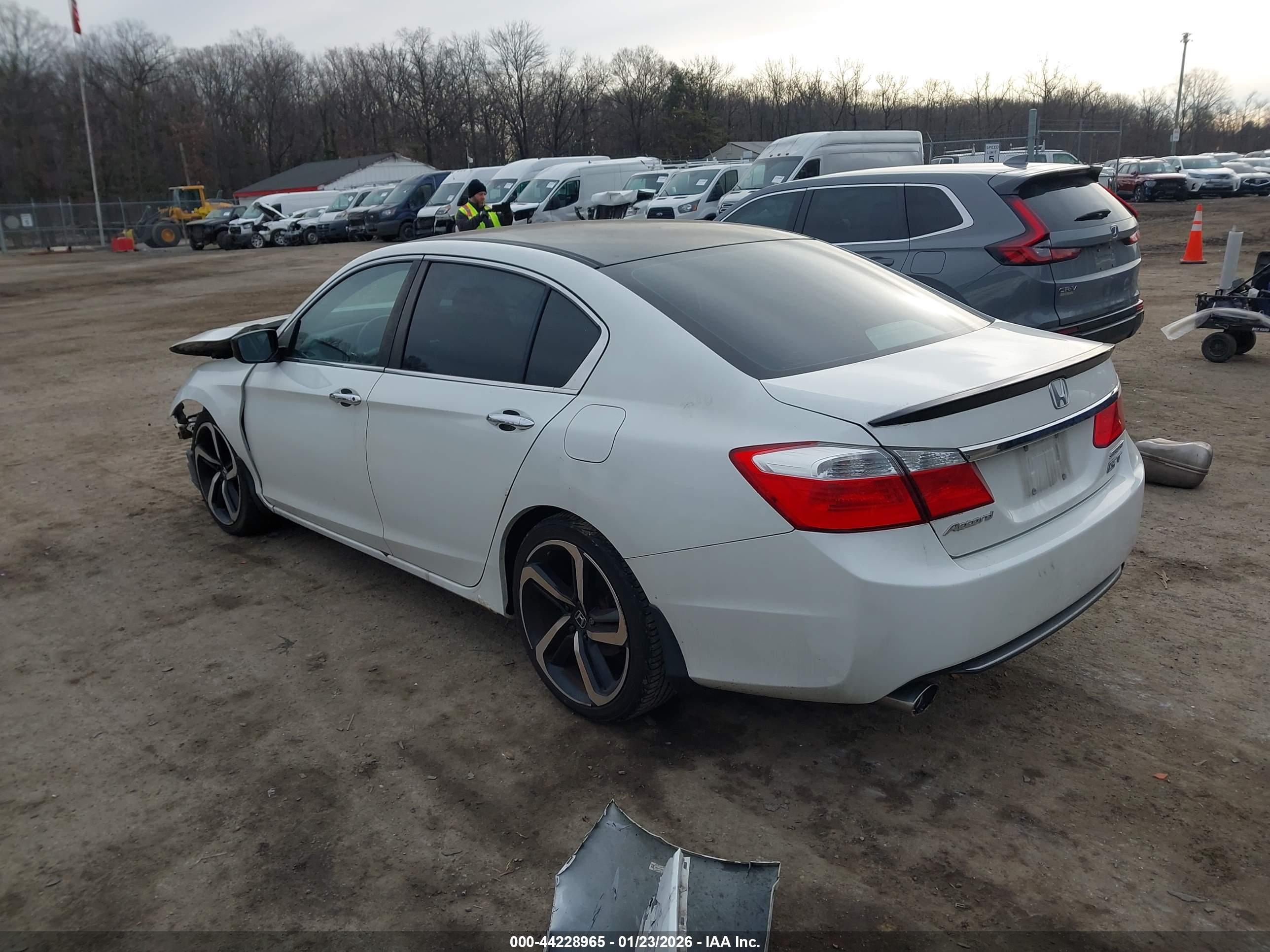 HONDA ACCORD image 3
