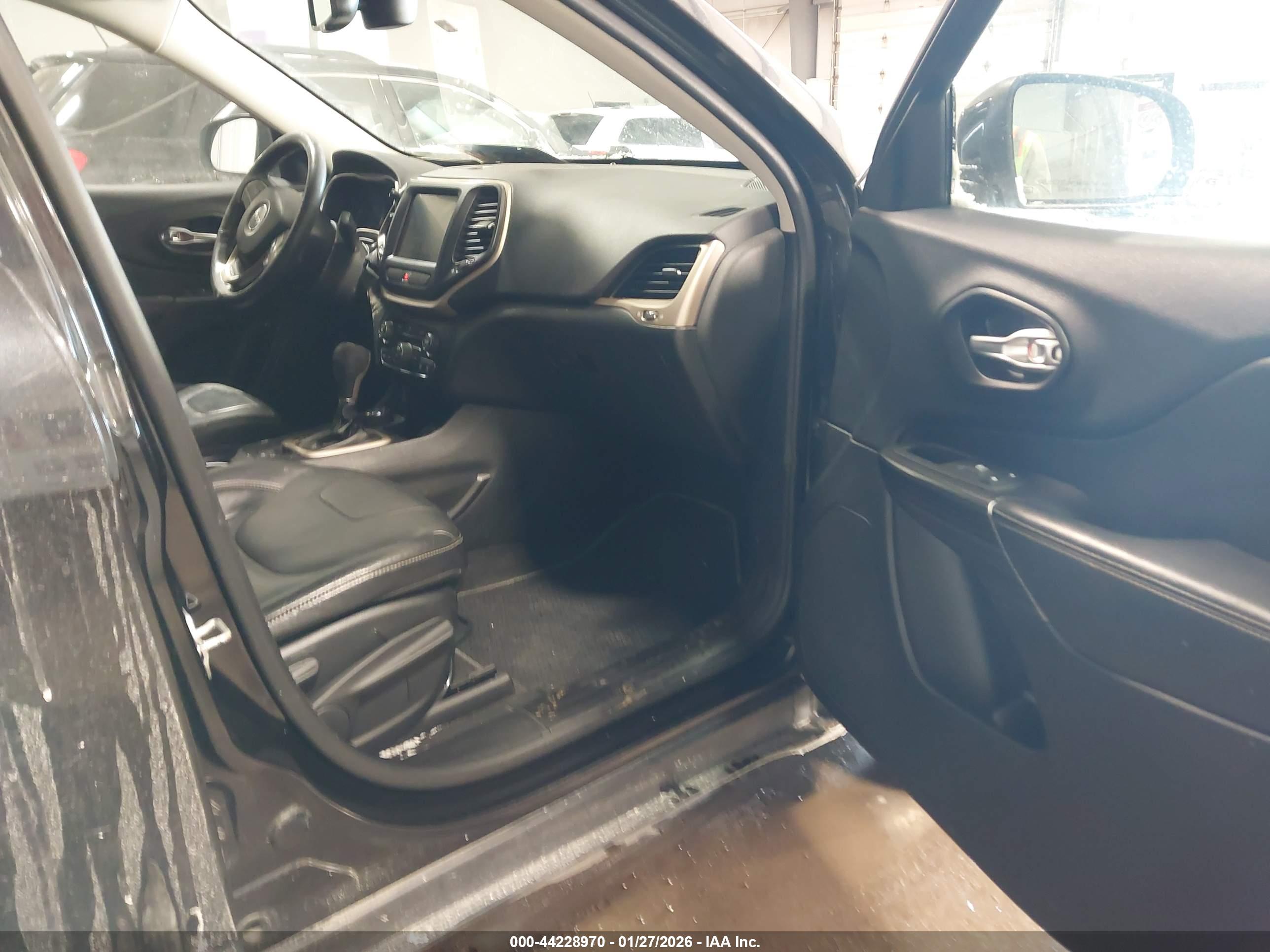 JEEP CHEROKEE image 5