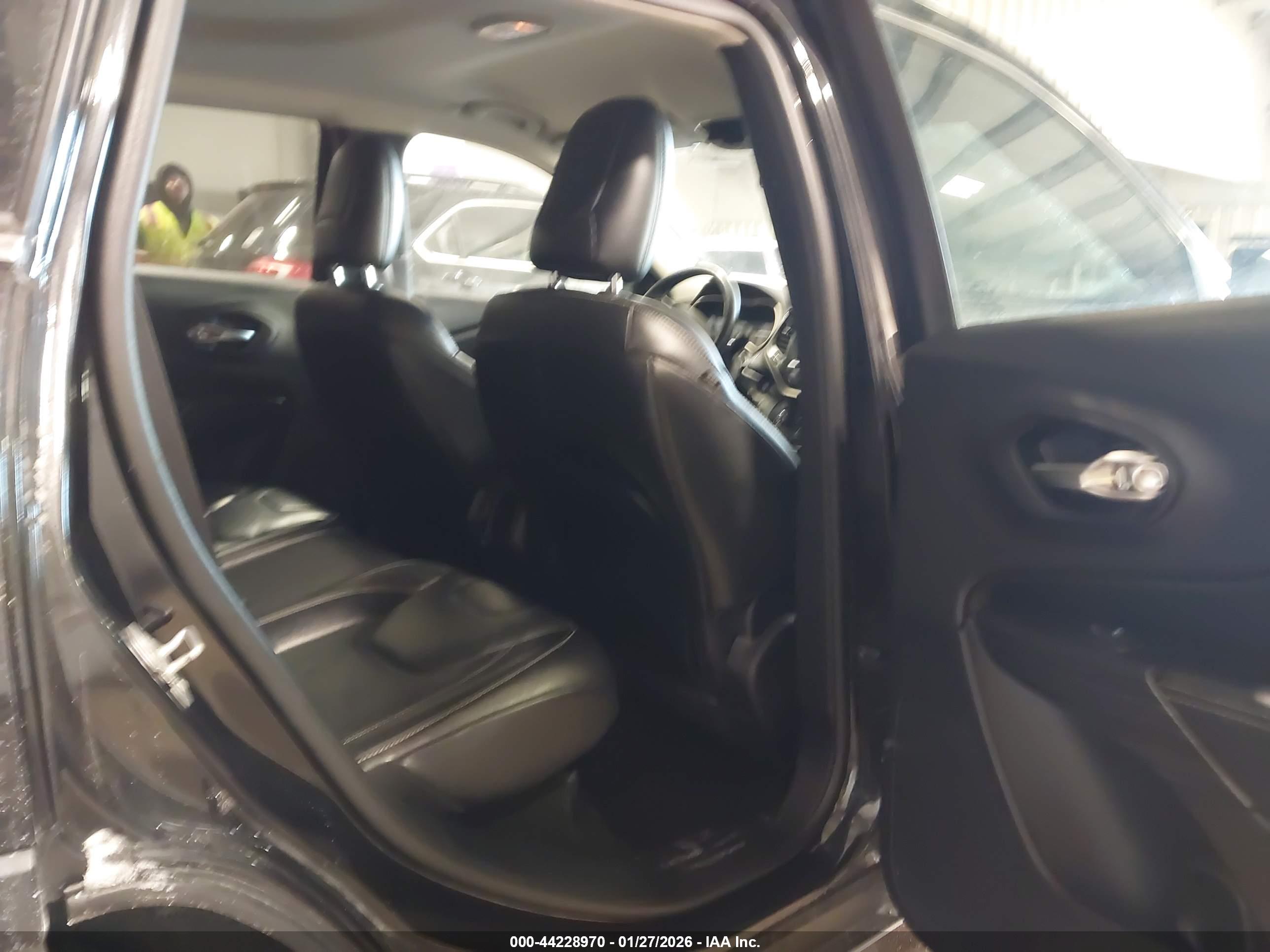 JEEP CHEROKEE image 8