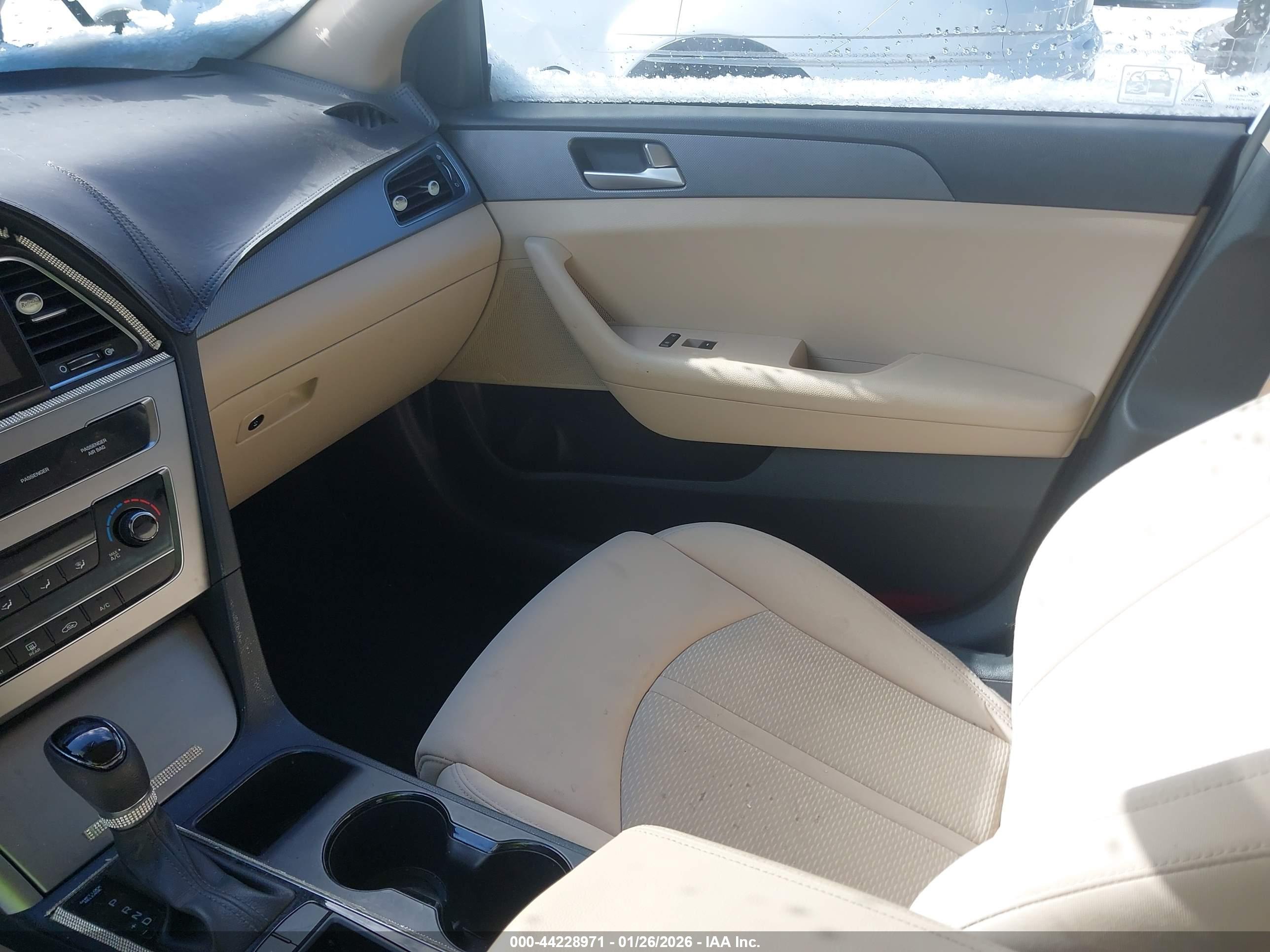 HYUNDAI SONATA image 5