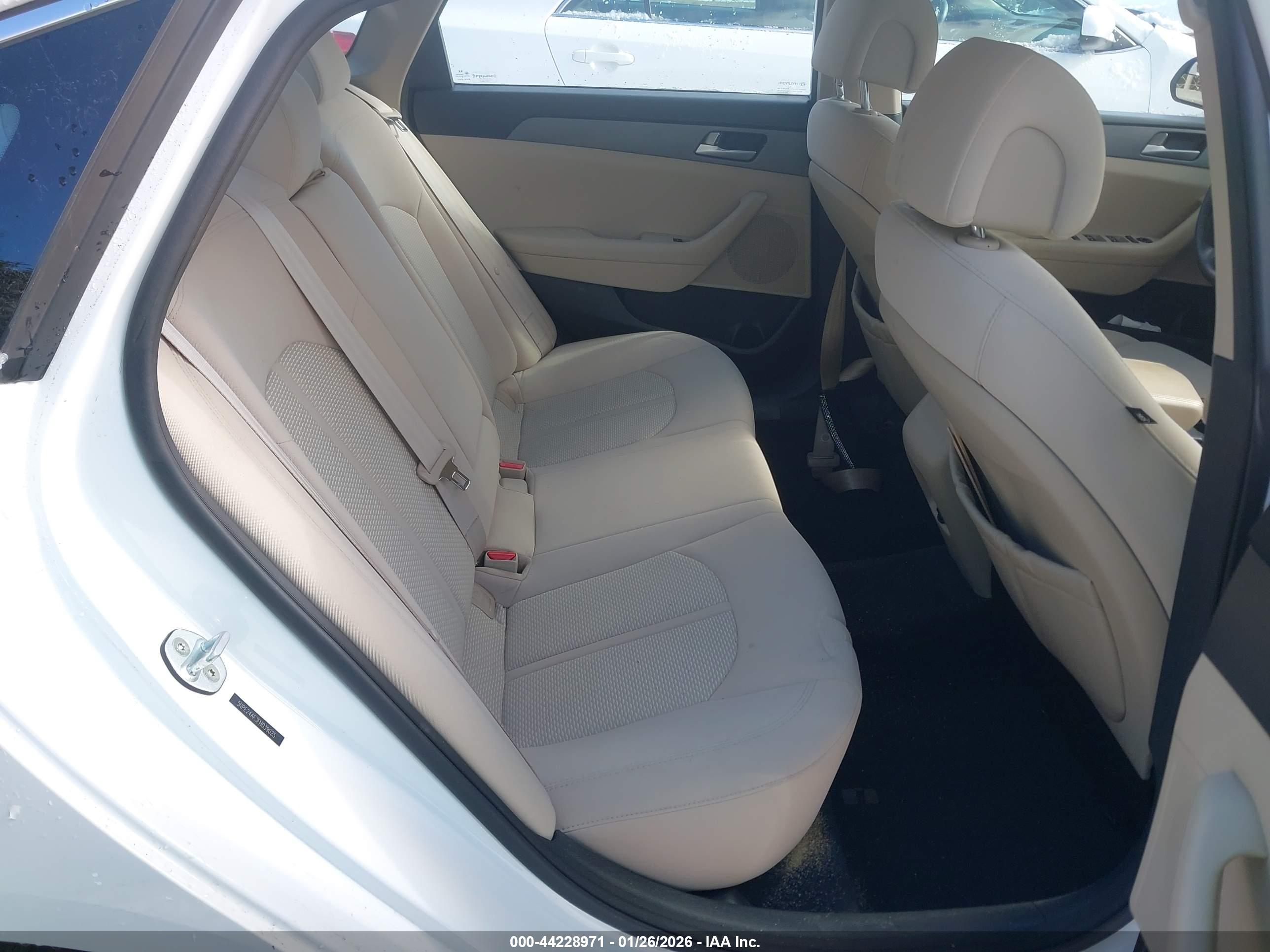HYUNDAI SONATA image 8