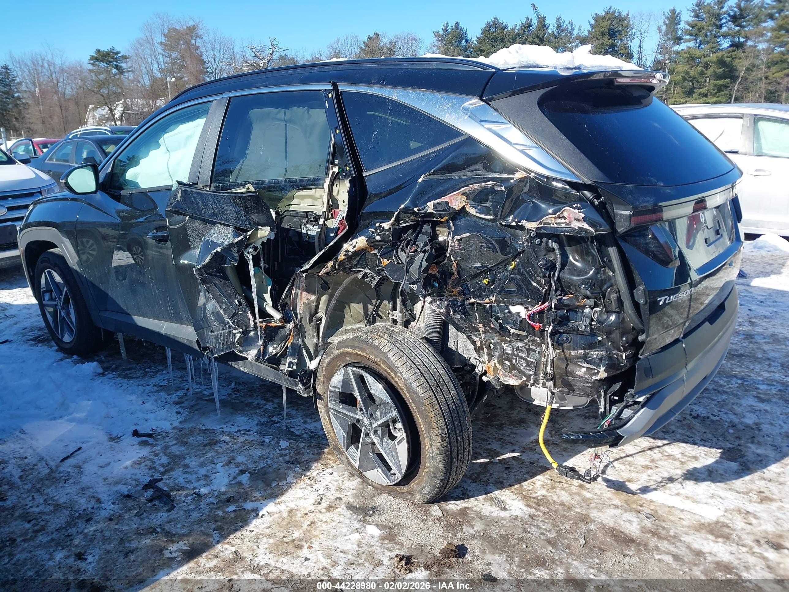 HYUNDAI TUCSON image 3