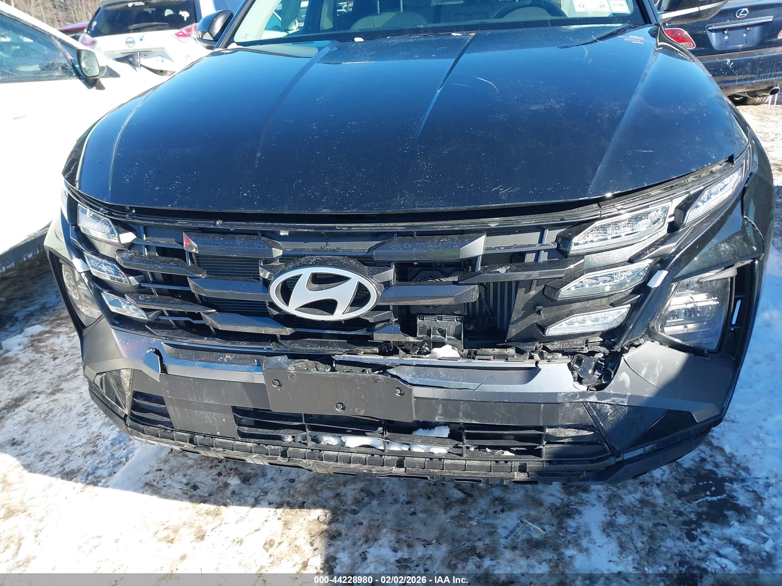 HYUNDAI TUCSON image 6