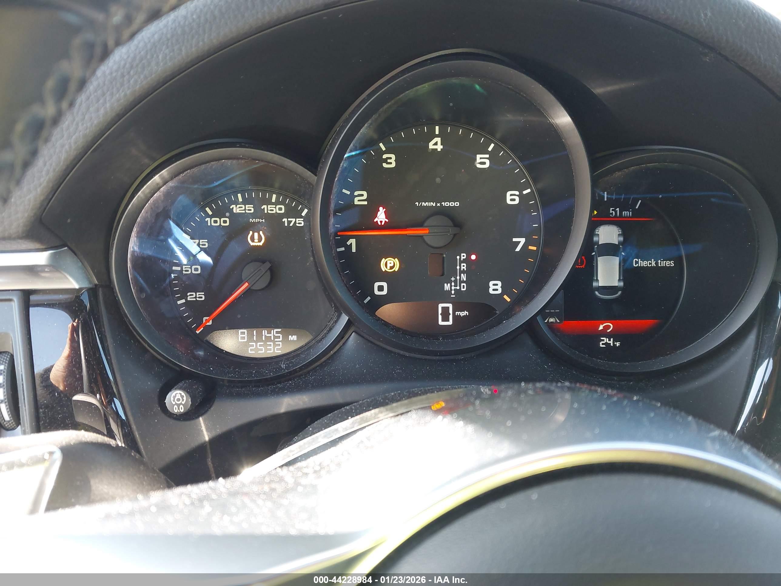 PORSCHE MACAN image 7