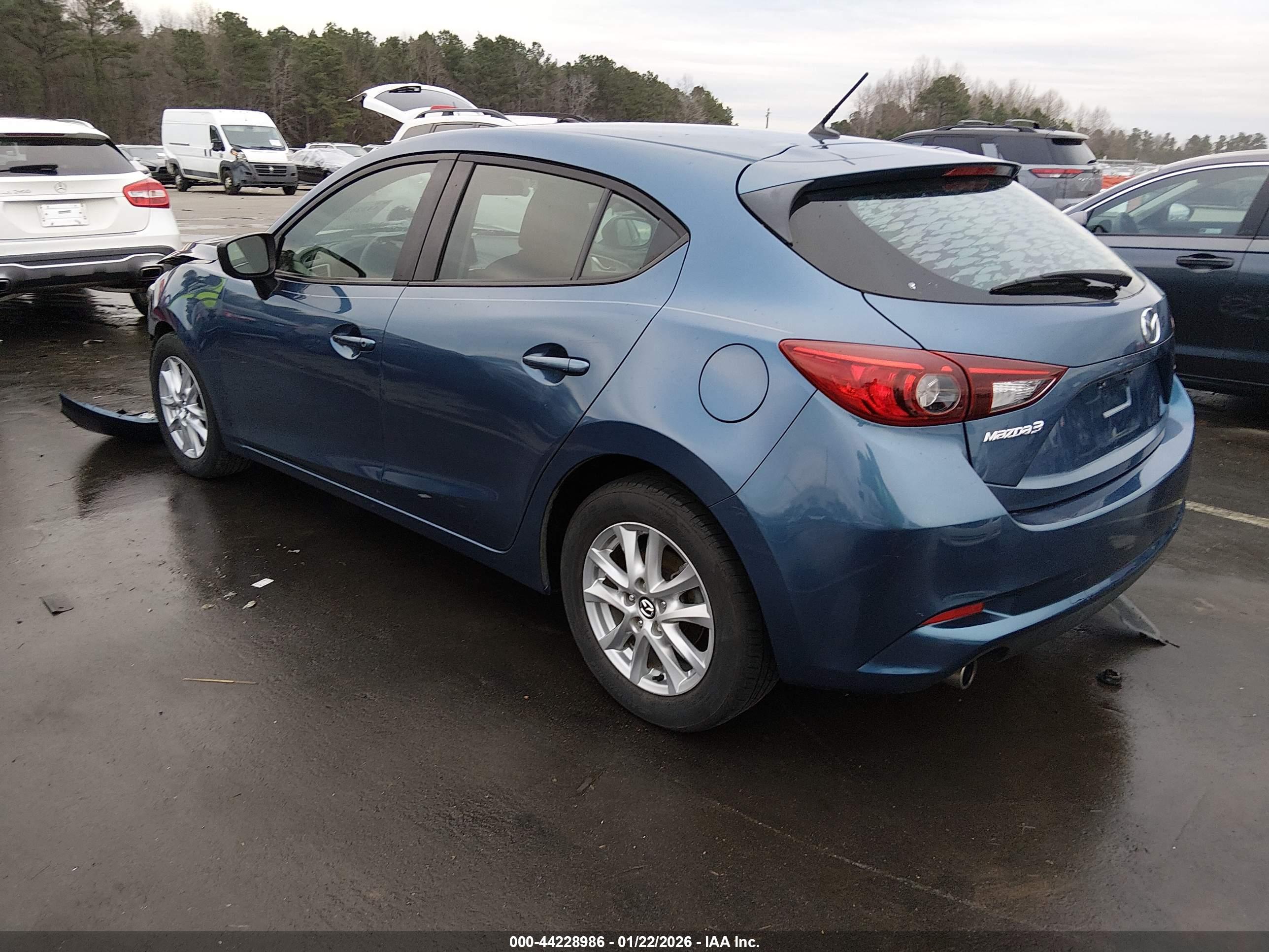 MAZDA MAZDA3 image 3