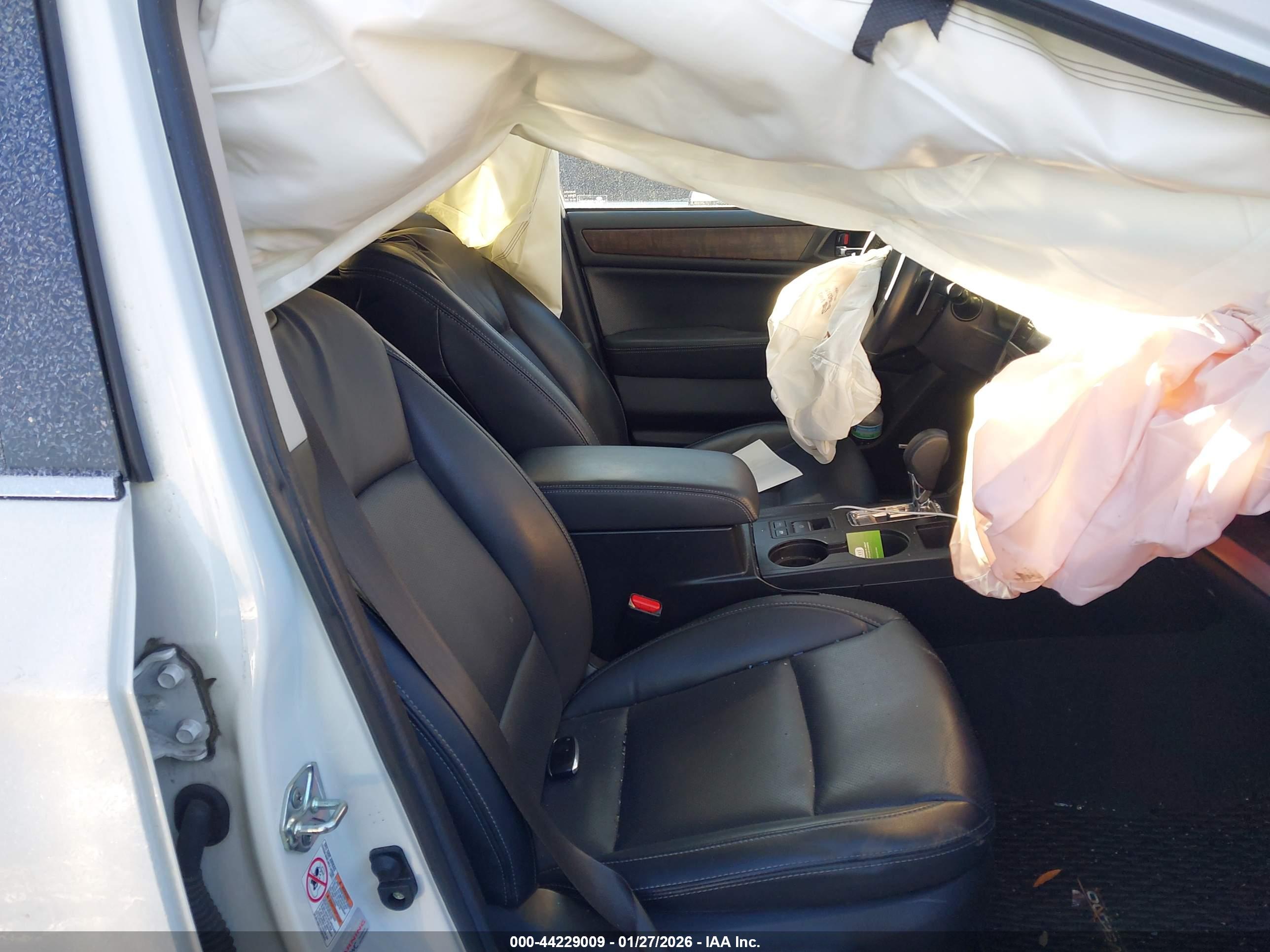 SUBARU OUTBACK image 5