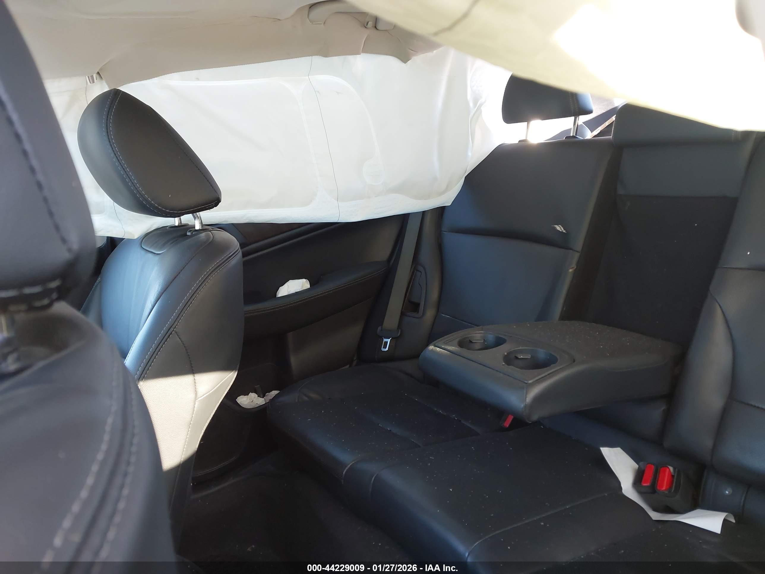 SUBARU OUTBACK image 8