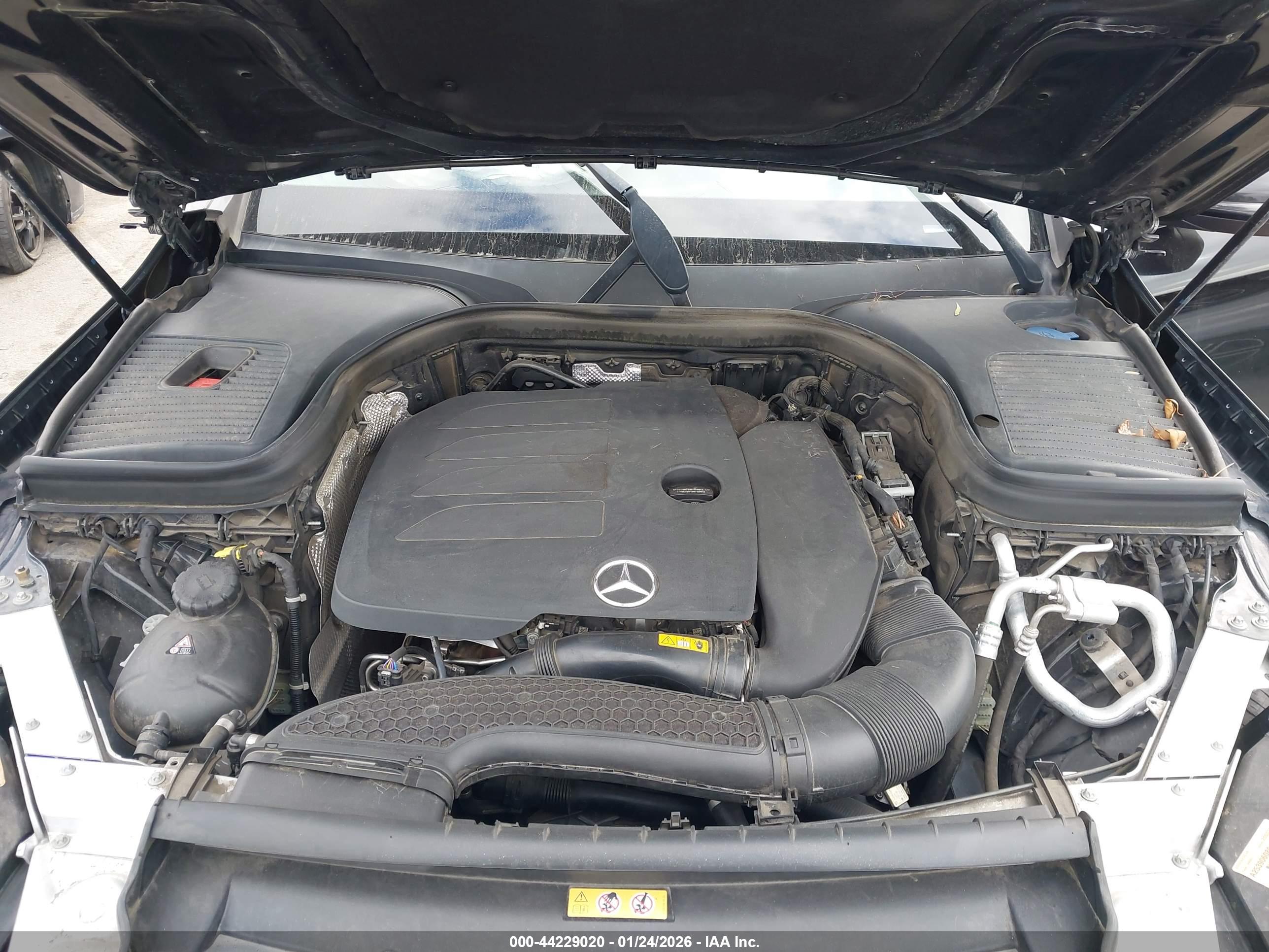MERCEDES-BENZ GLC image 10