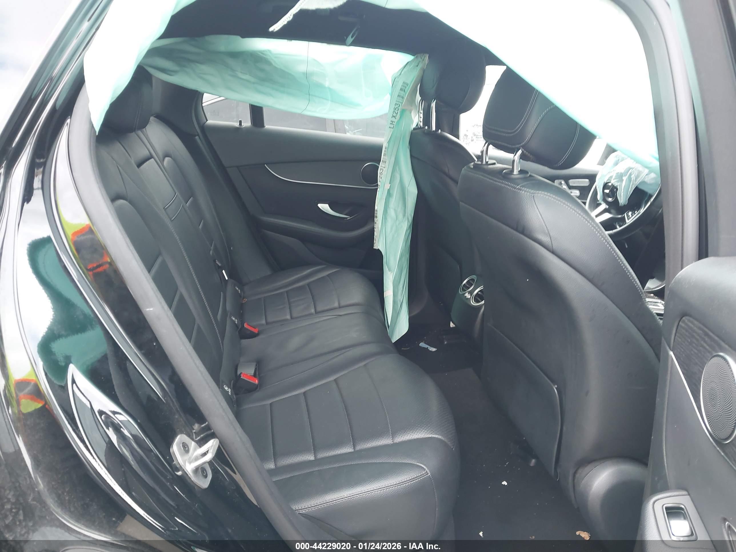 MERCEDES-BENZ GLC image 8