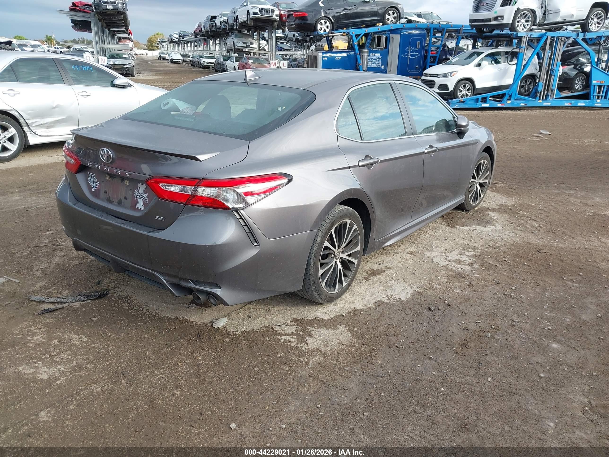 TOYOTA CAMRY image 4
