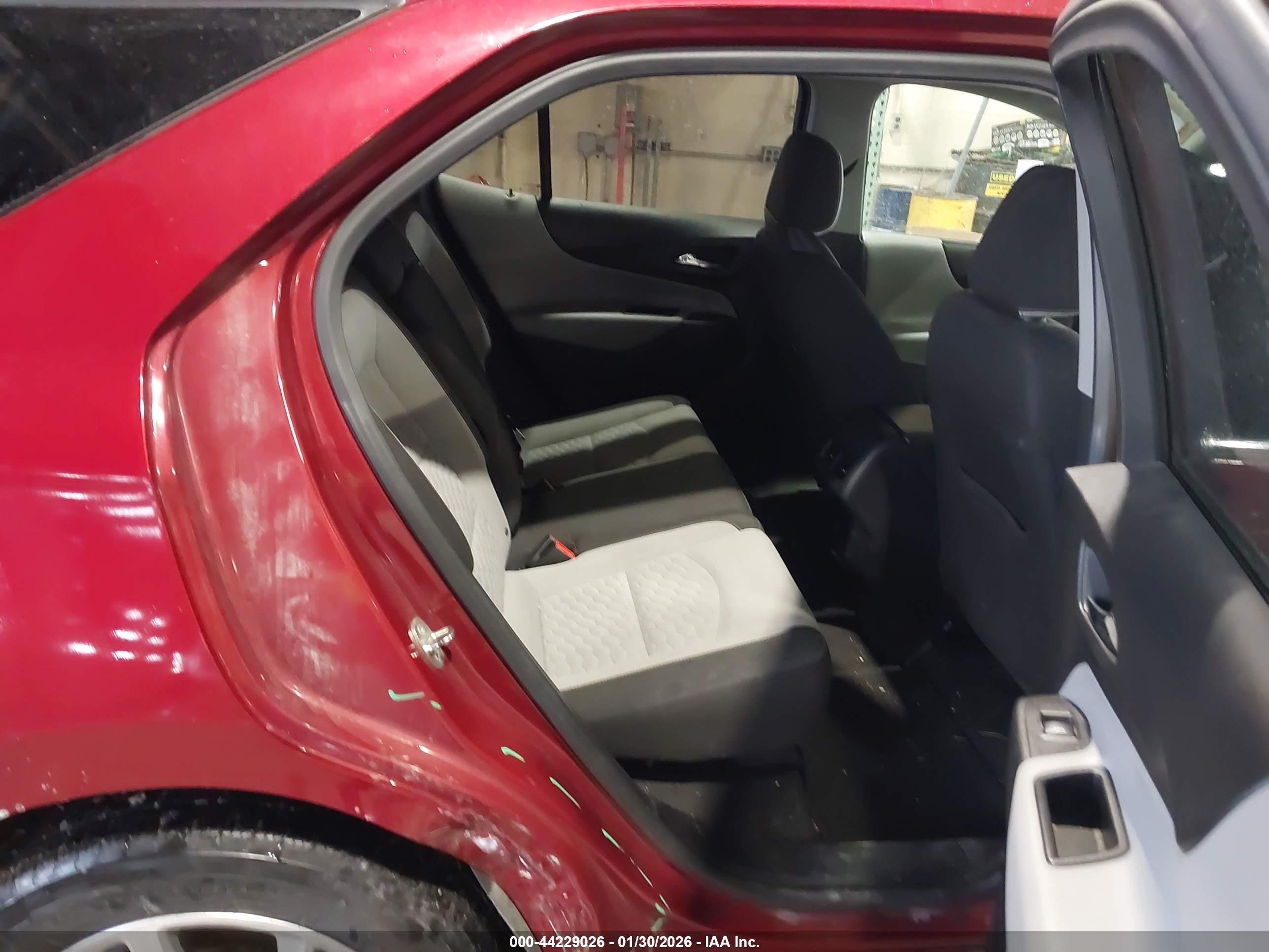CHEVROLET EQUINOX image 8