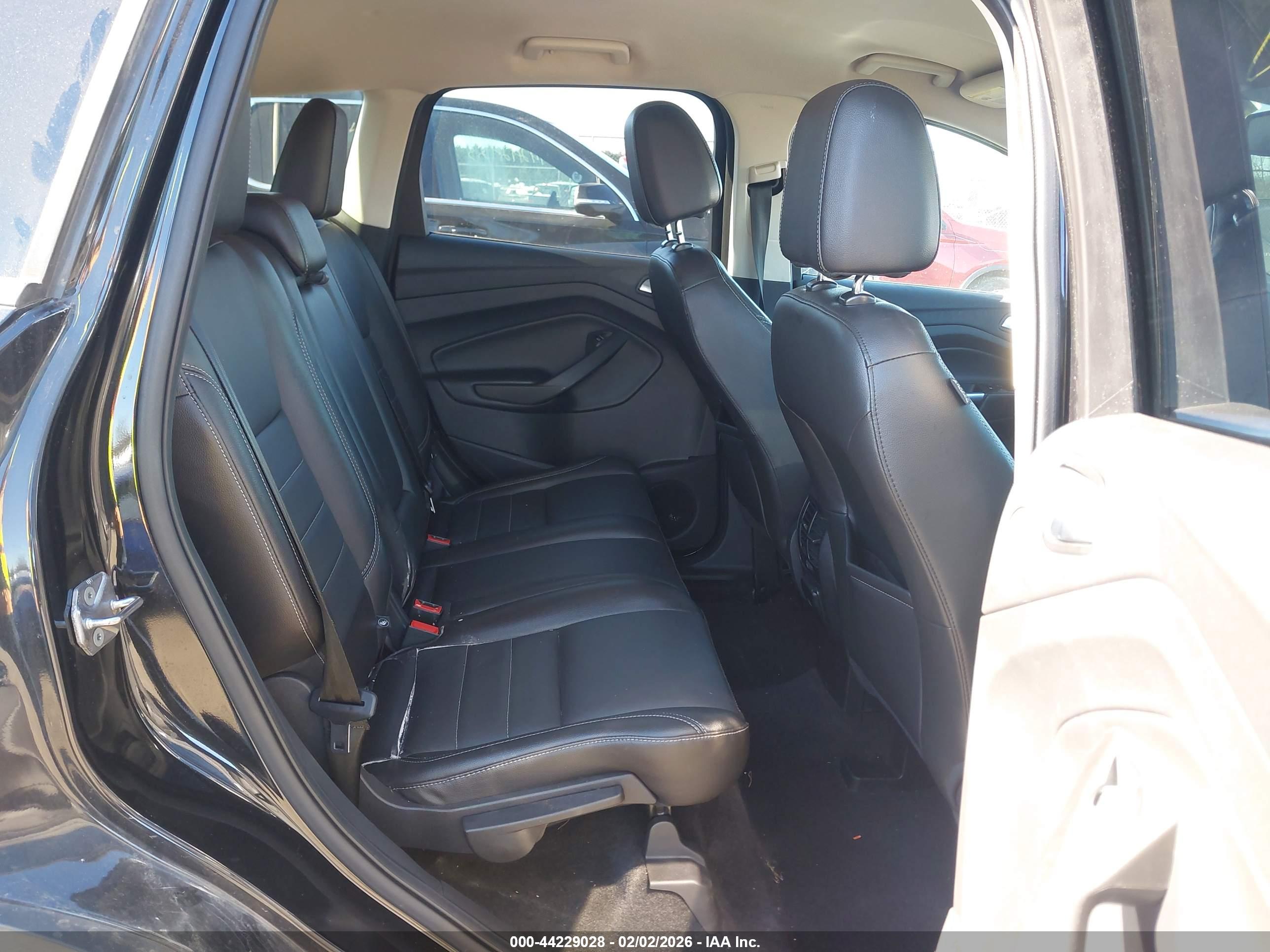 FORD ESCAPE image 8