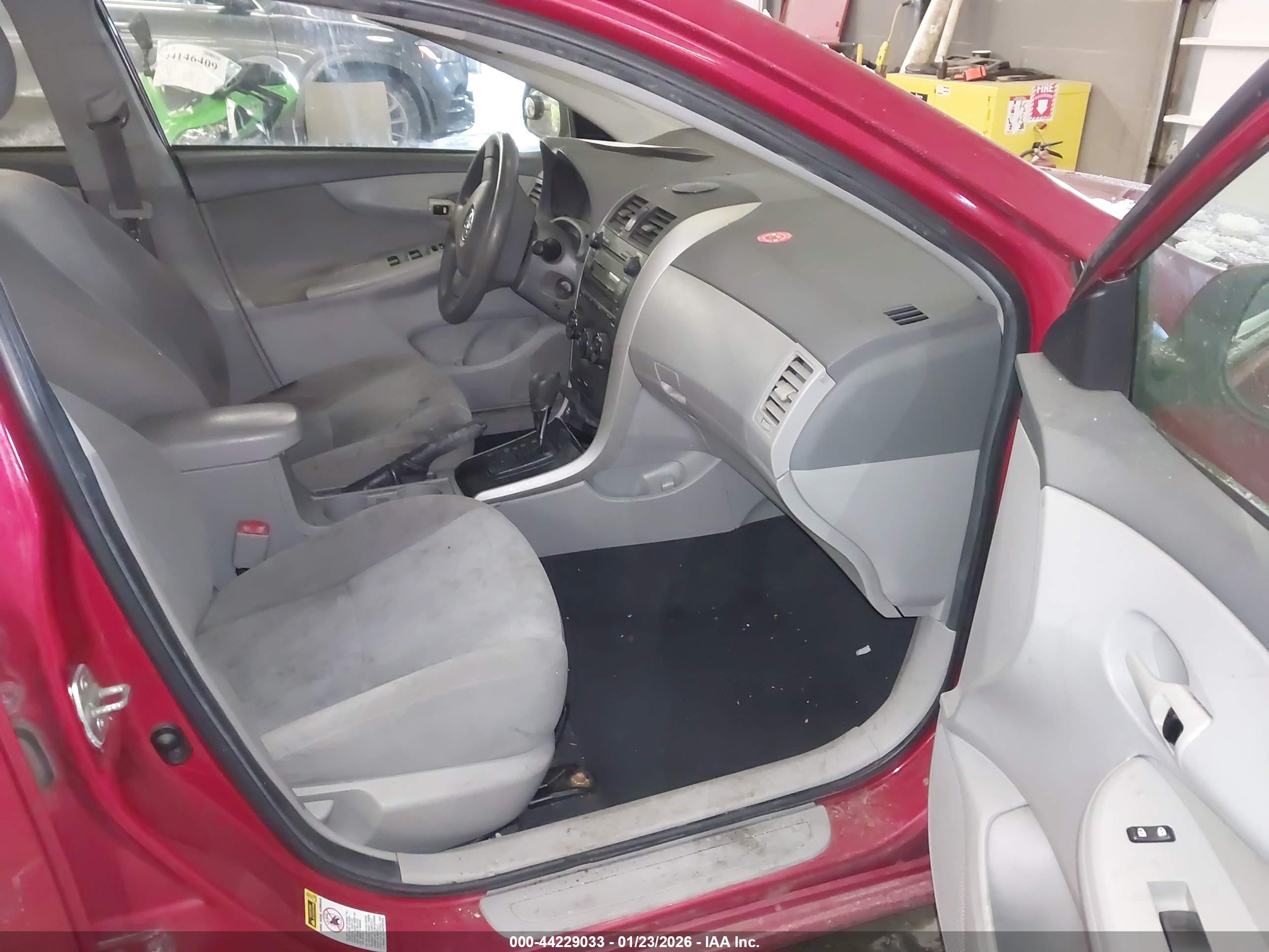 TOYOTA COROLLA image 5