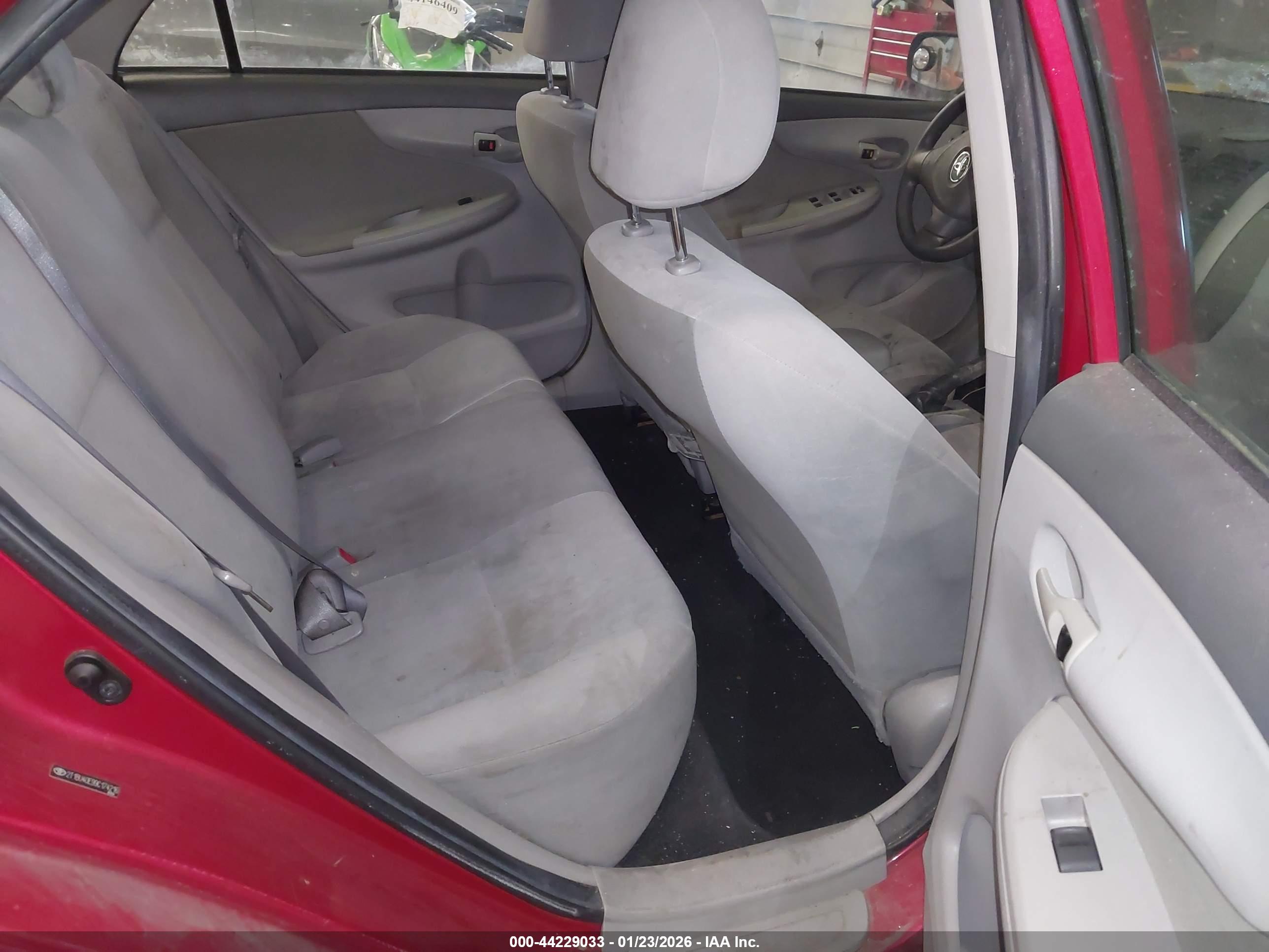TOYOTA COROLLA image 8