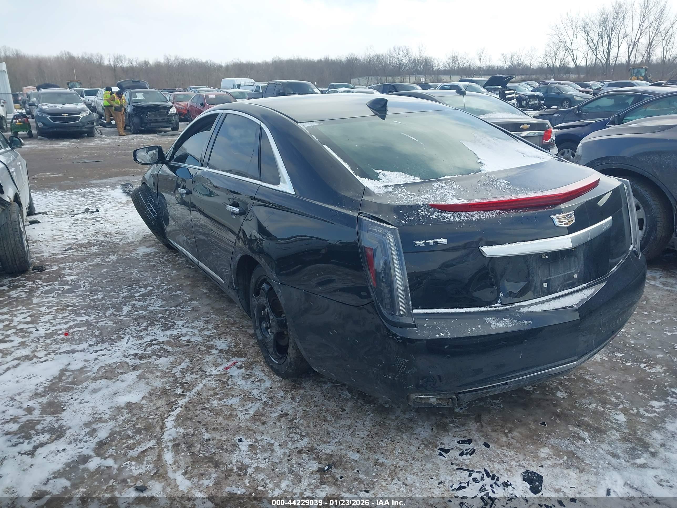 CADILLAC XTS image 3