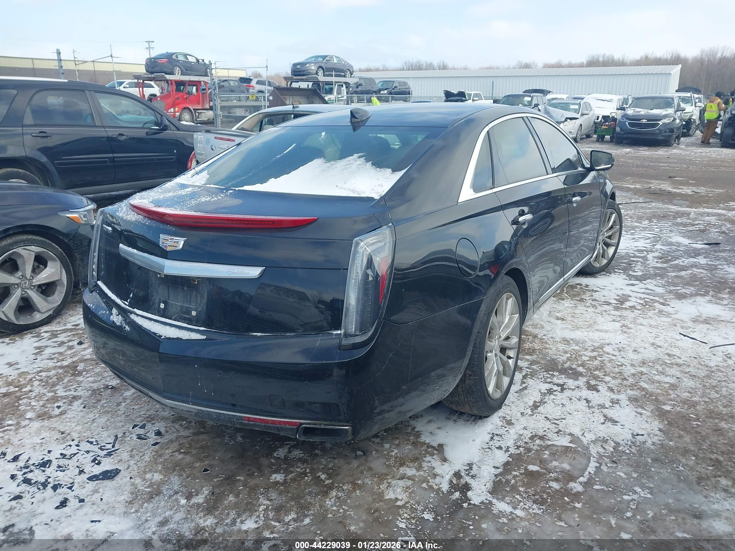 CADILLAC XTS image 4