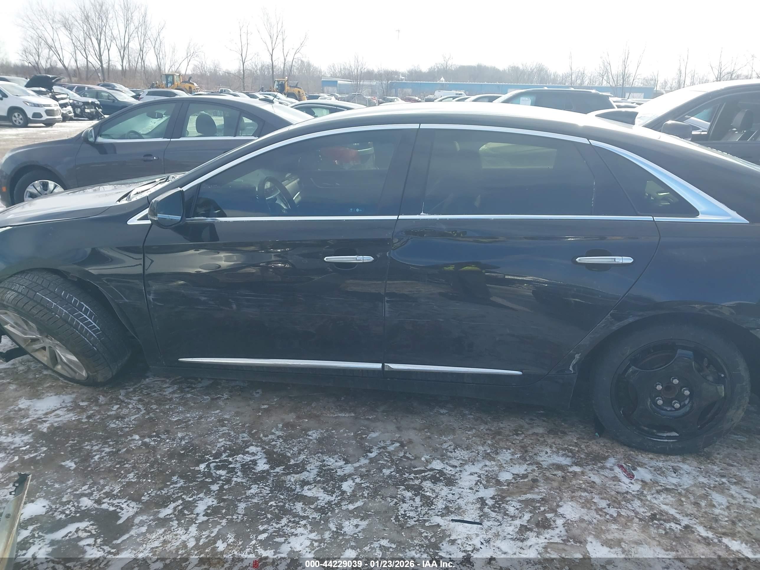 CADILLAC XTS image 6
