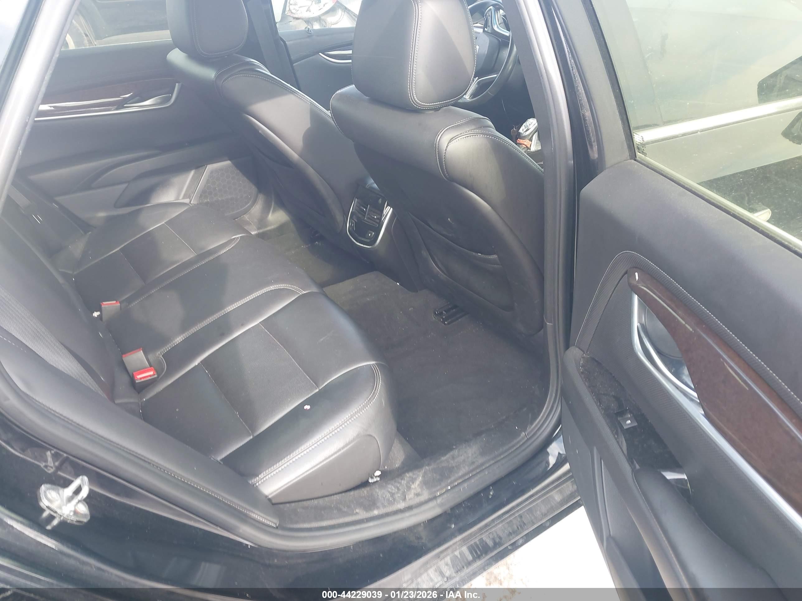 CADILLAC XTS image 8