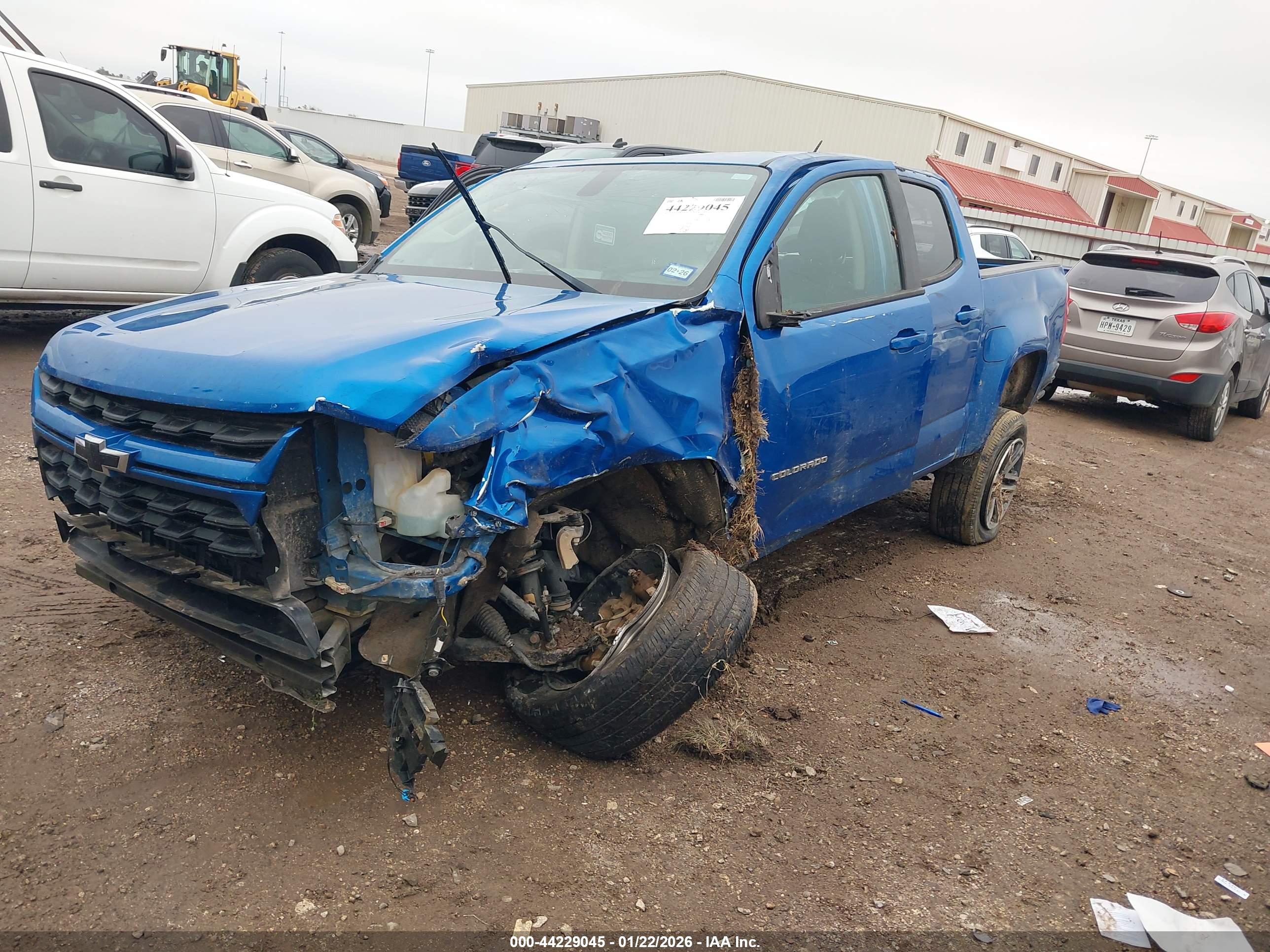 CHEVROLET COLORADO image 2