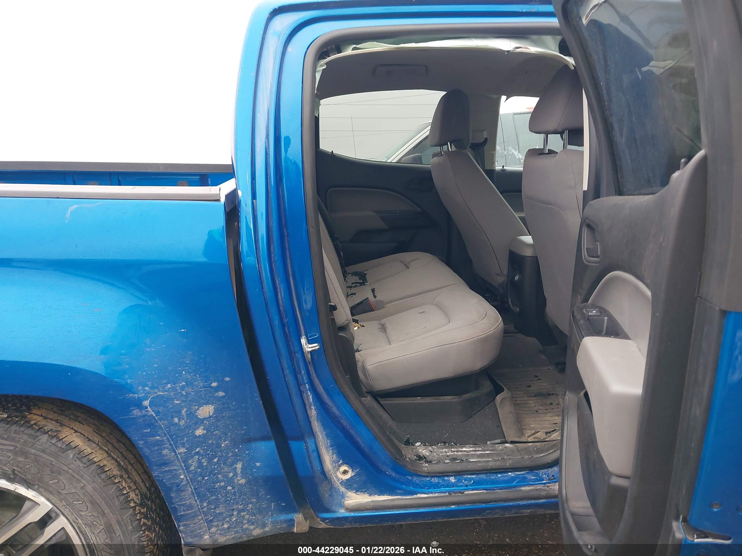 CHEVROLET COLORADO image 8