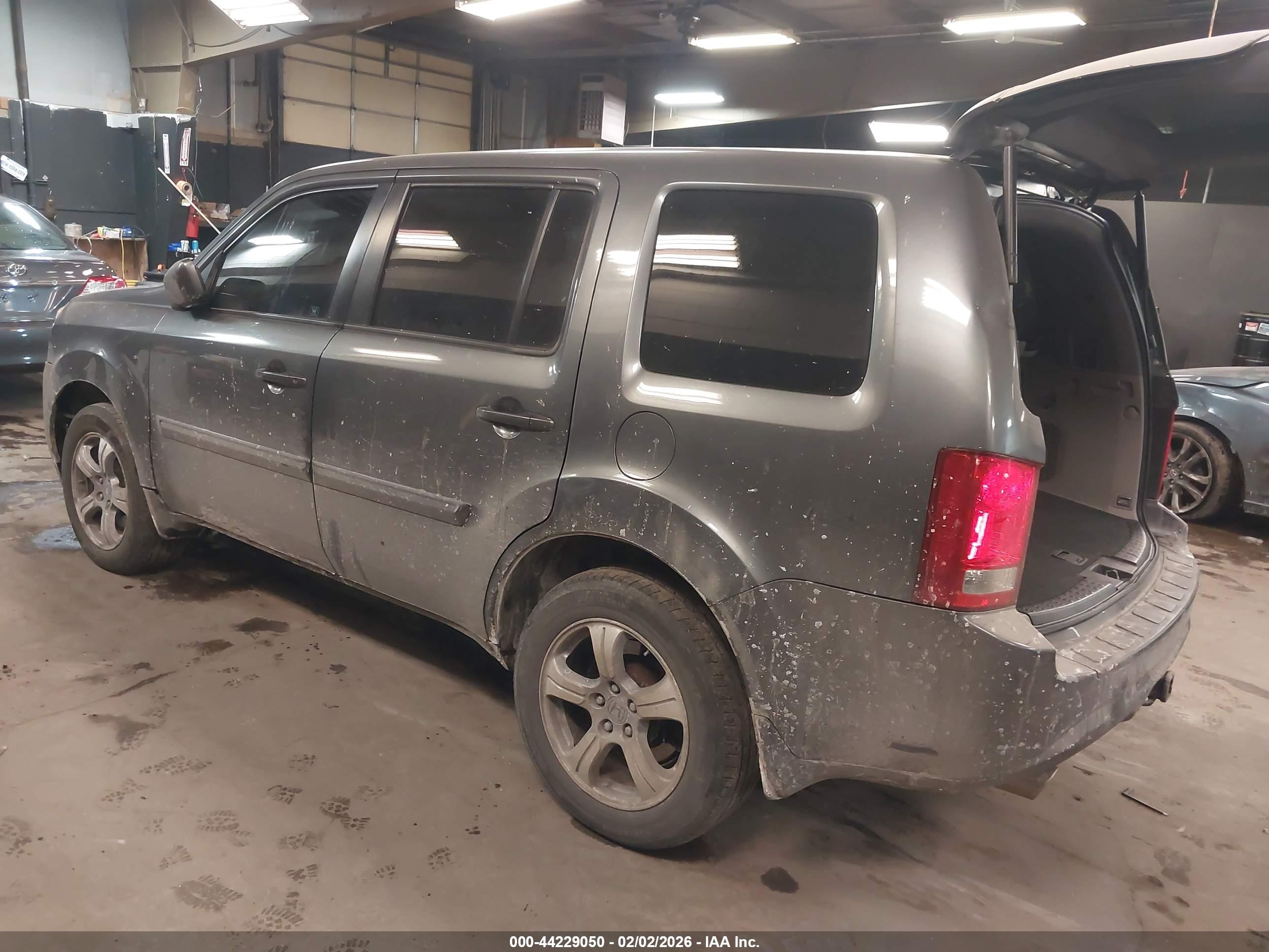 HONDA PILOT image 3