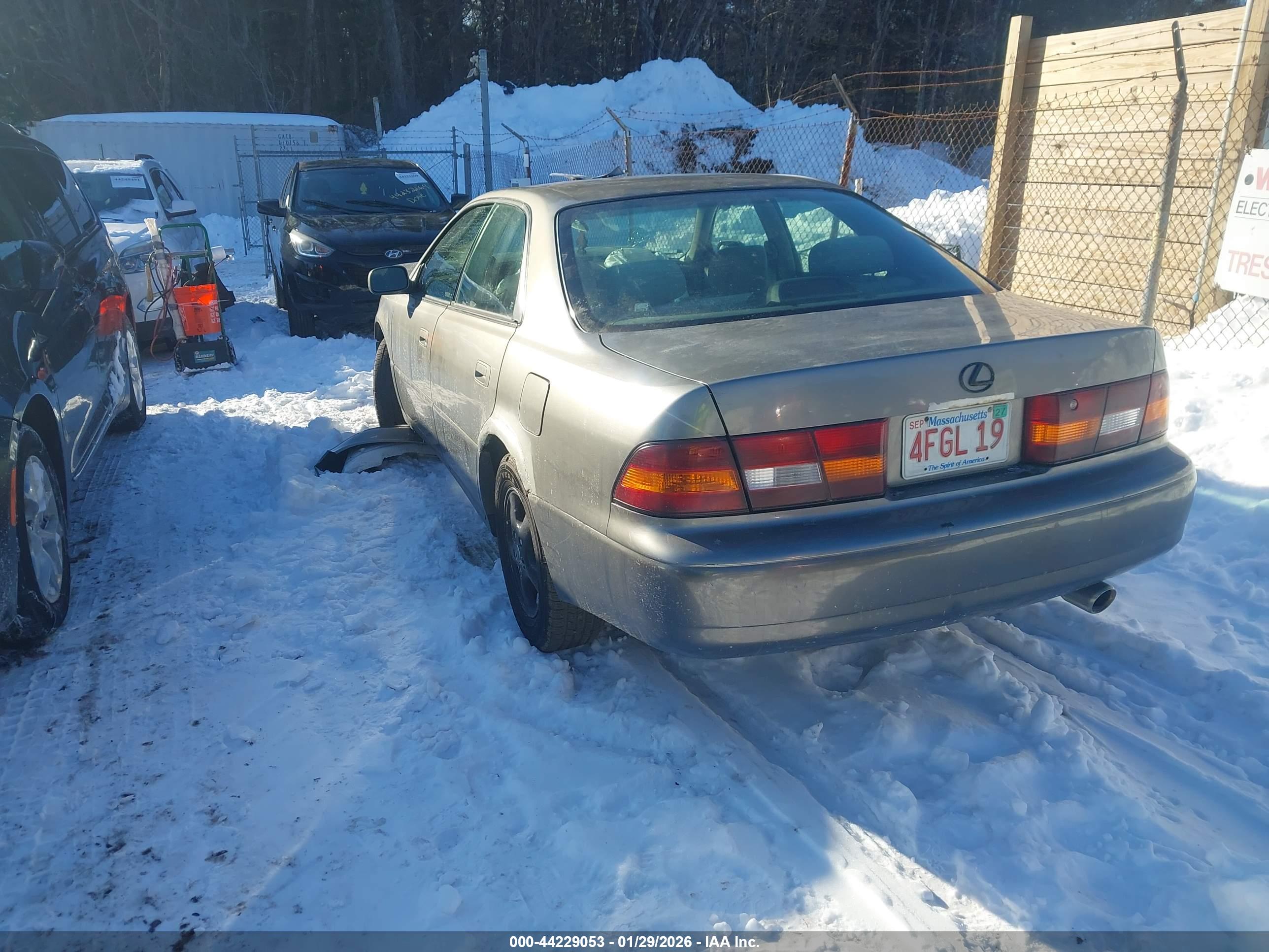 LEXUS ES image 3