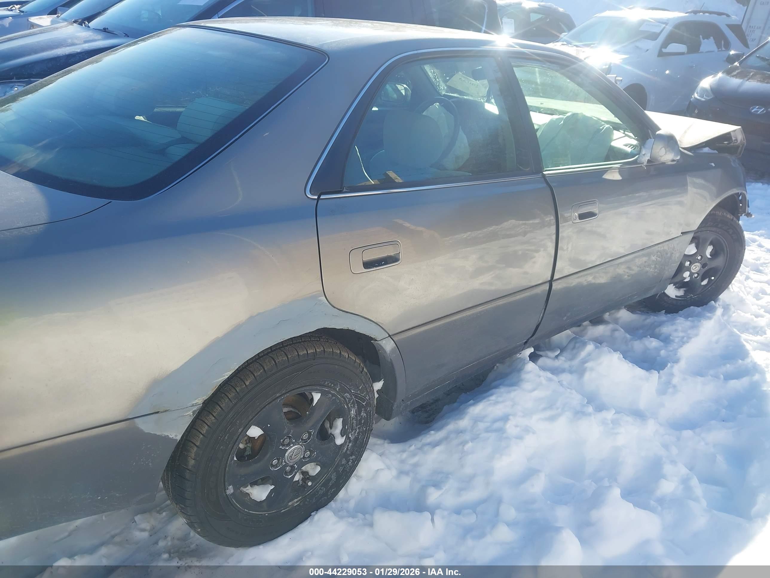 LEXUS ES image 4