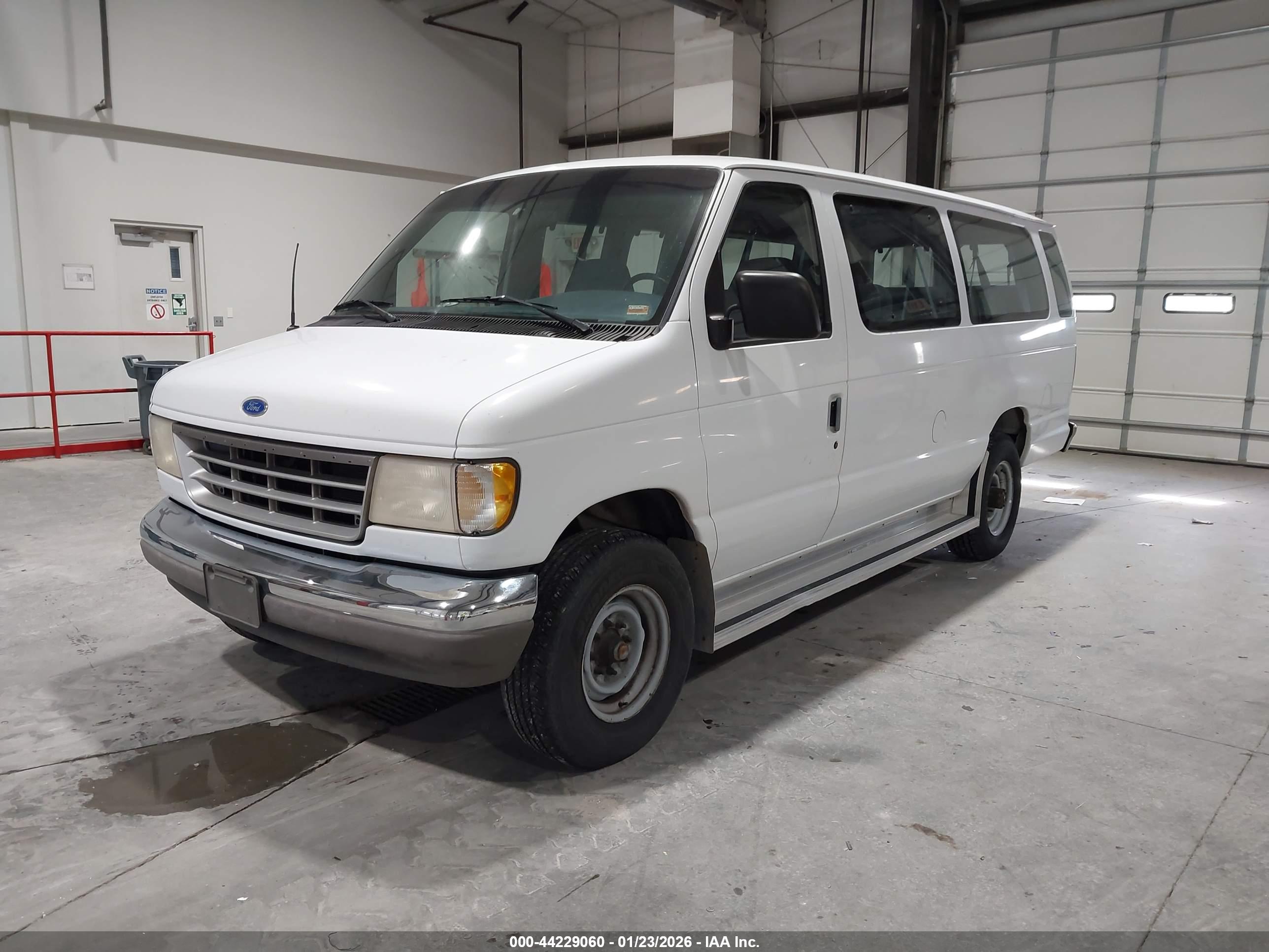 FORD ECONOLINE image 2