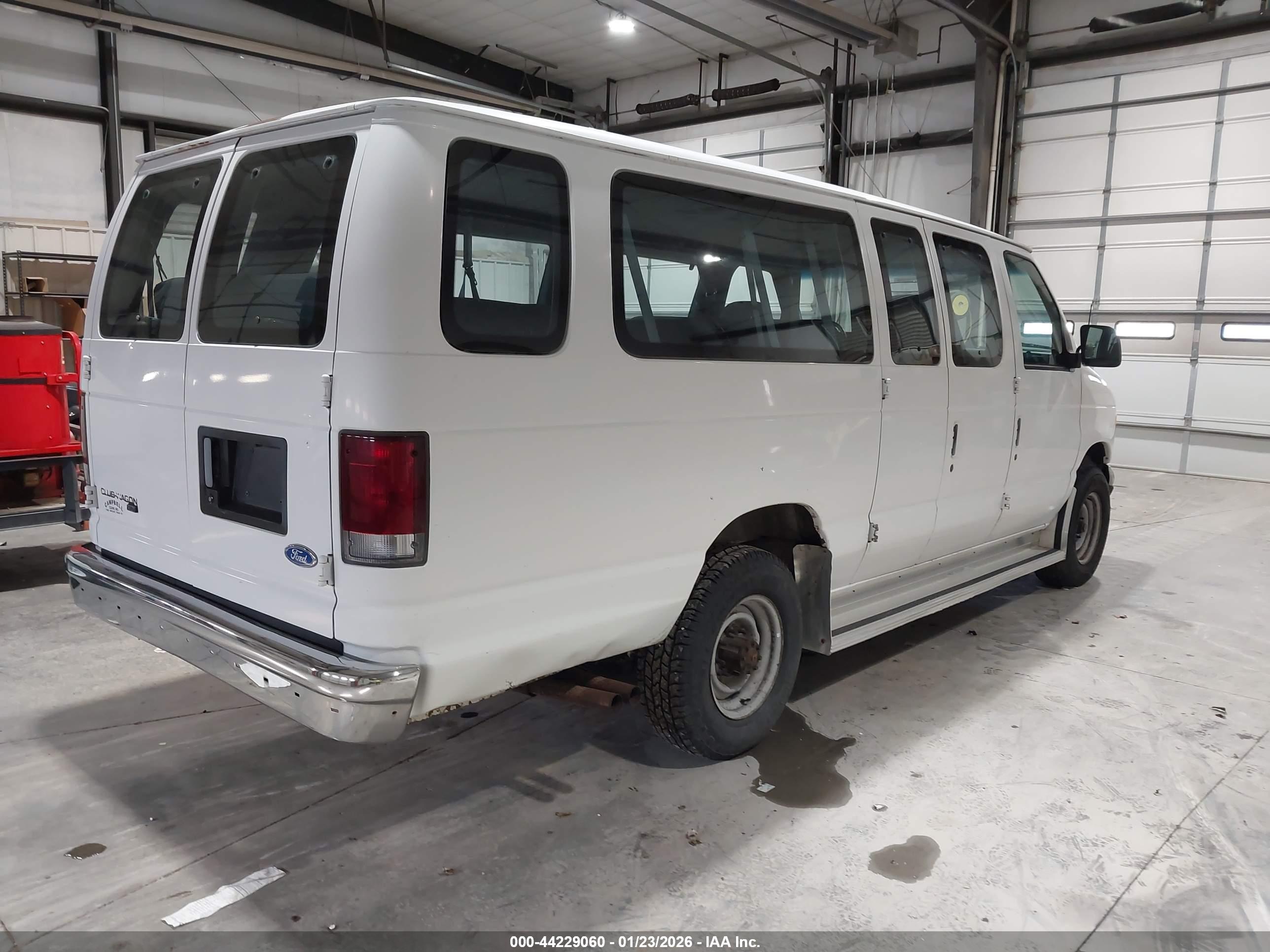 FORD ECONOLINE image 4
