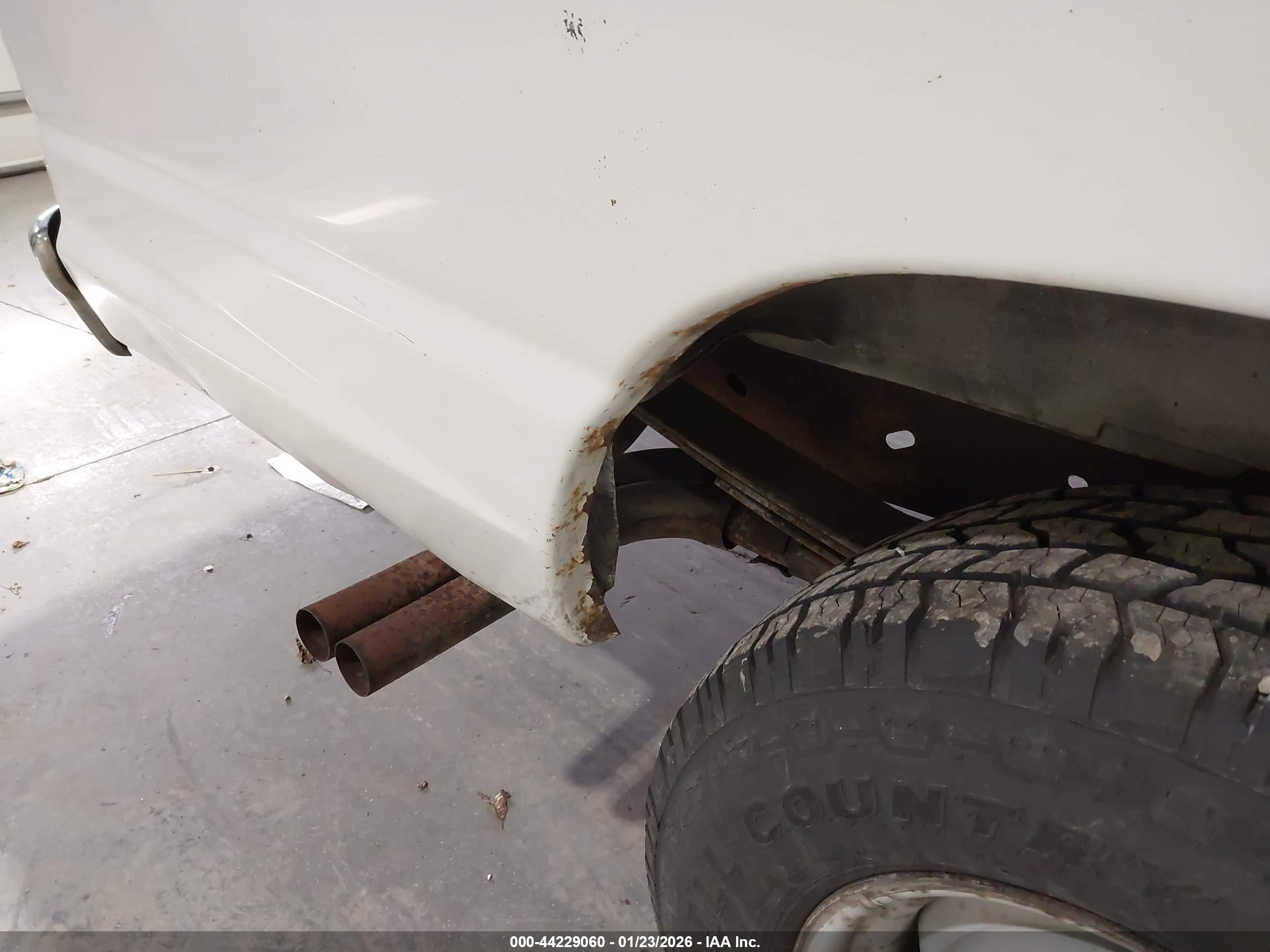 FORD ECONOLINE image 6