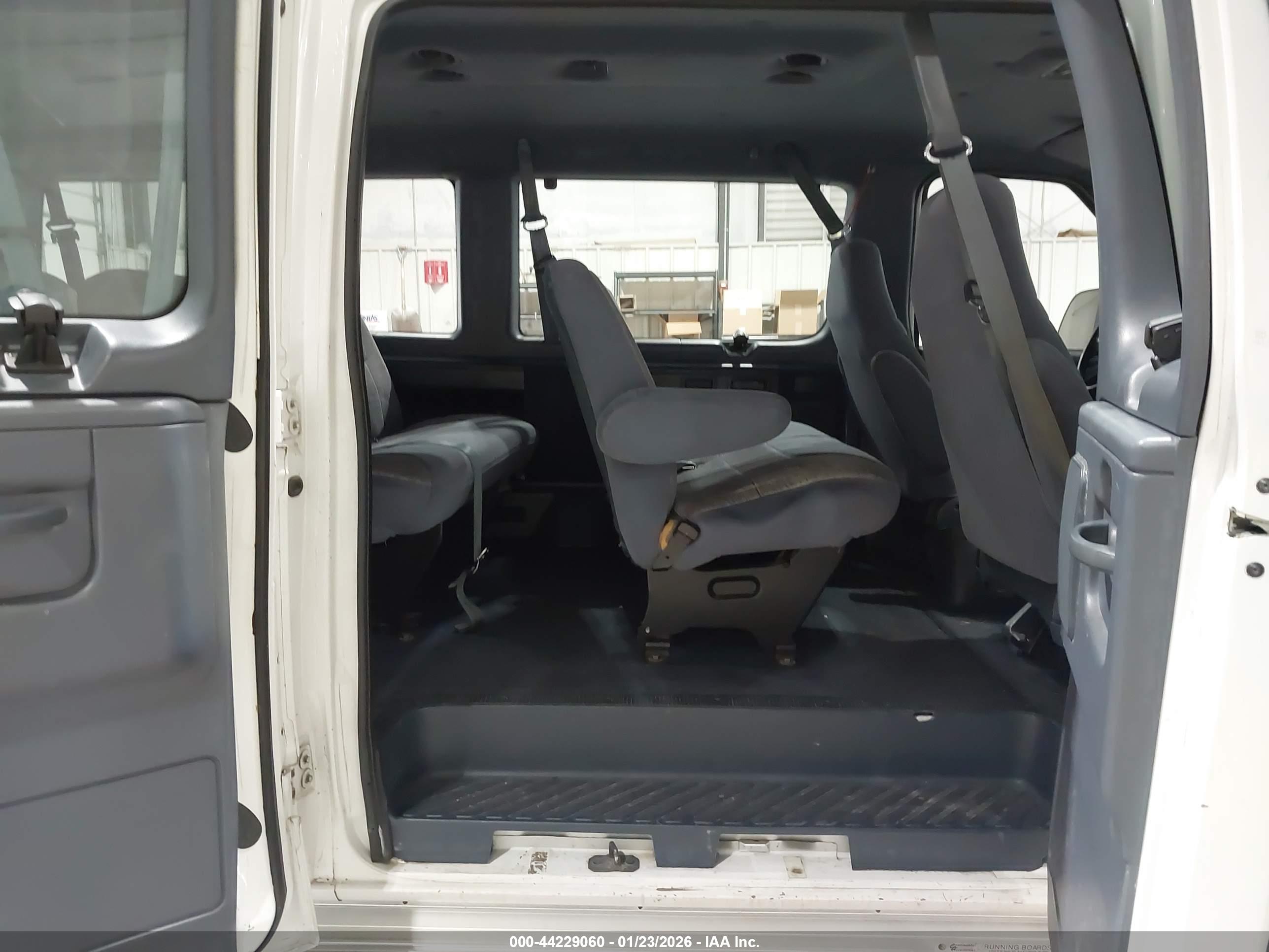 FORD ECONOLINE image 8