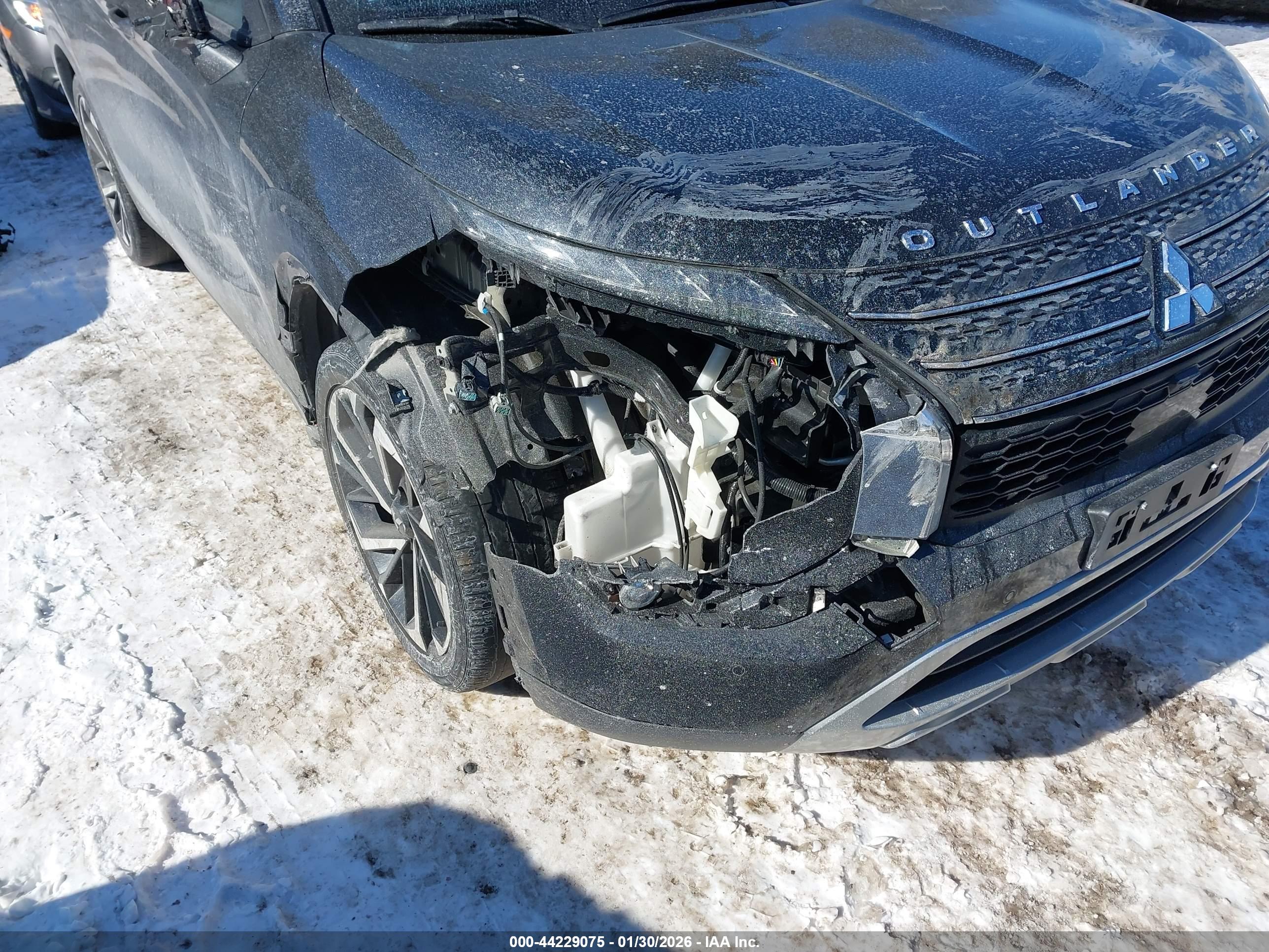 MITSUBISHI OUTLANDER image 6