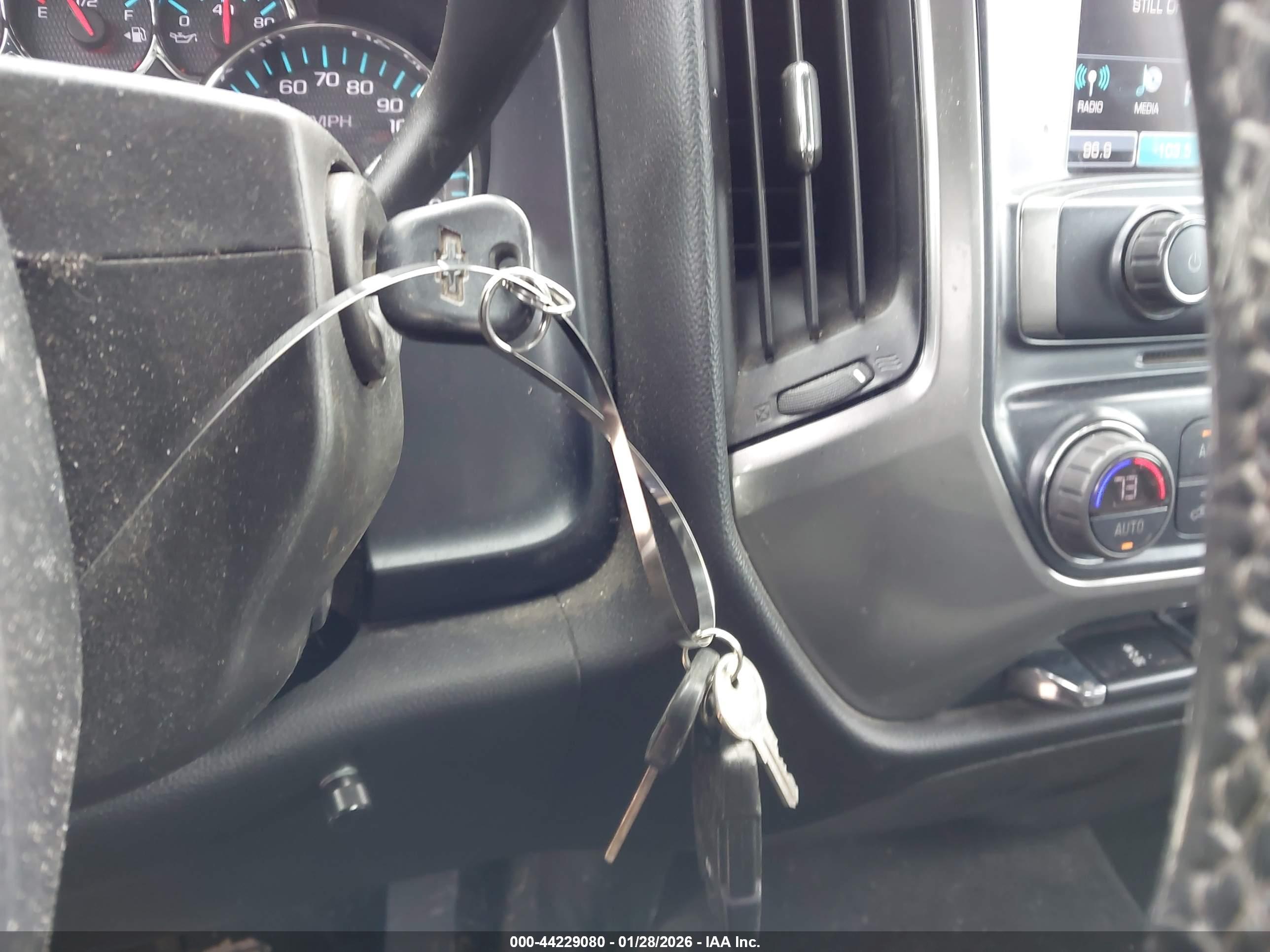 CHEVROLET SILVERADO image 11
