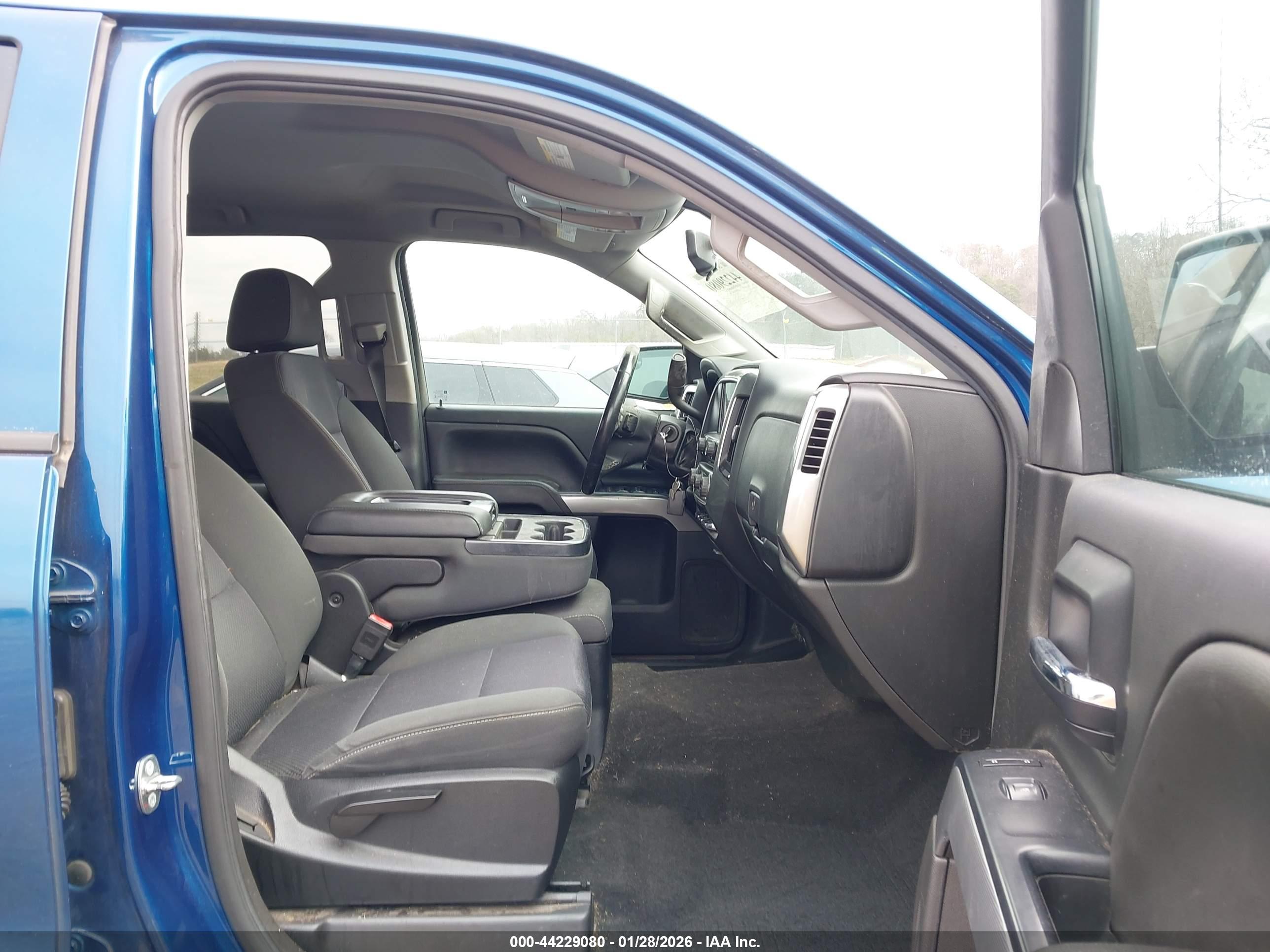 CHEVROLET SILVERADO image 5