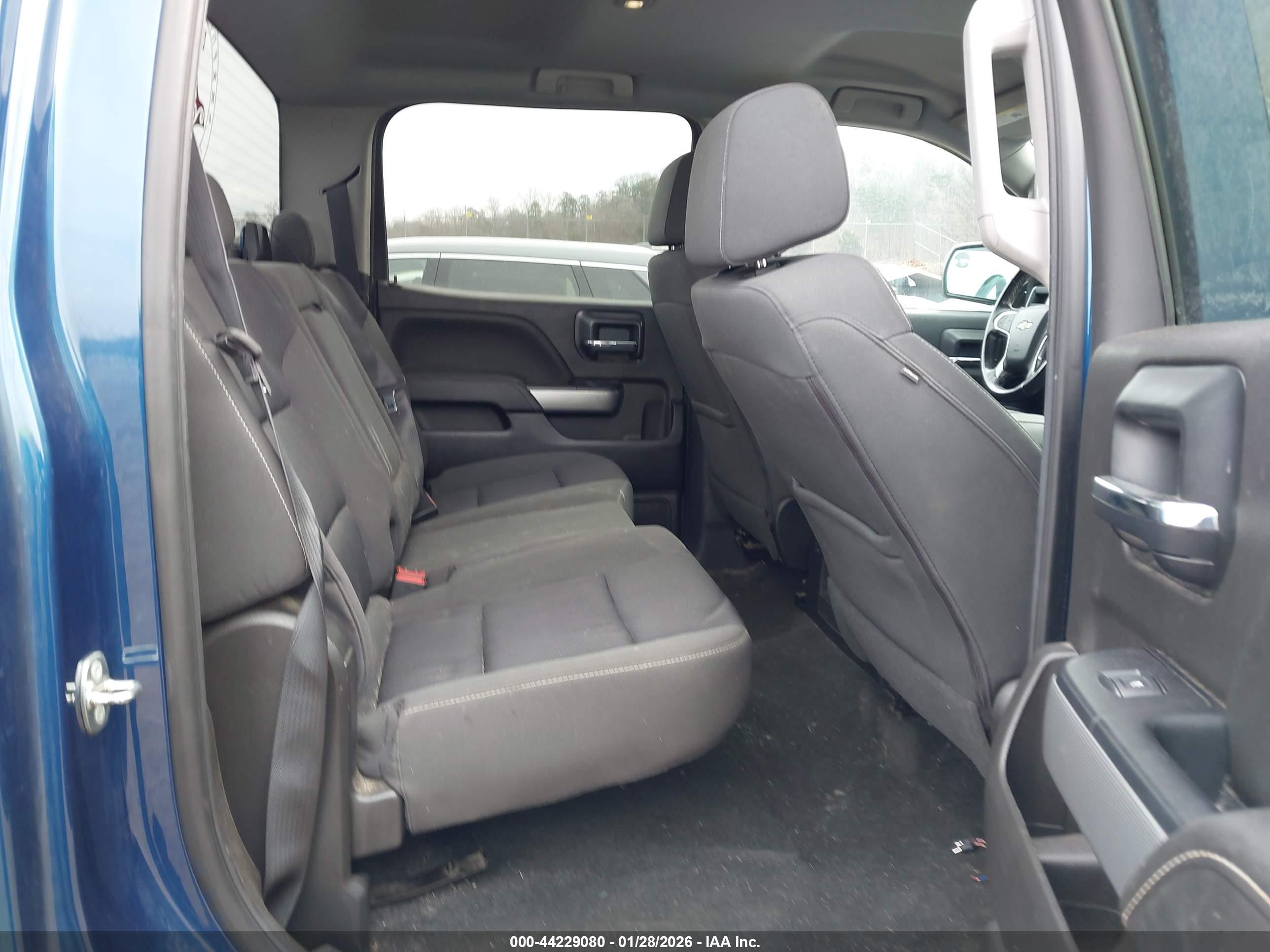 CHEVROLET SILVERADO image 8