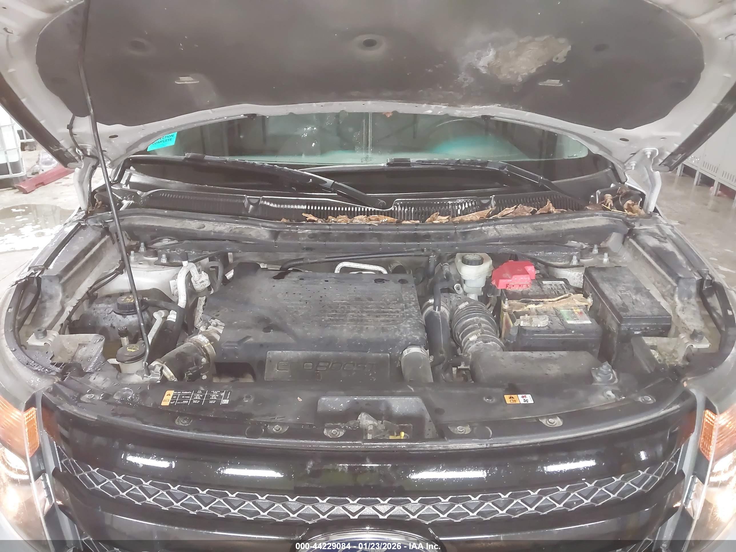 FORD EXPLORER image 10