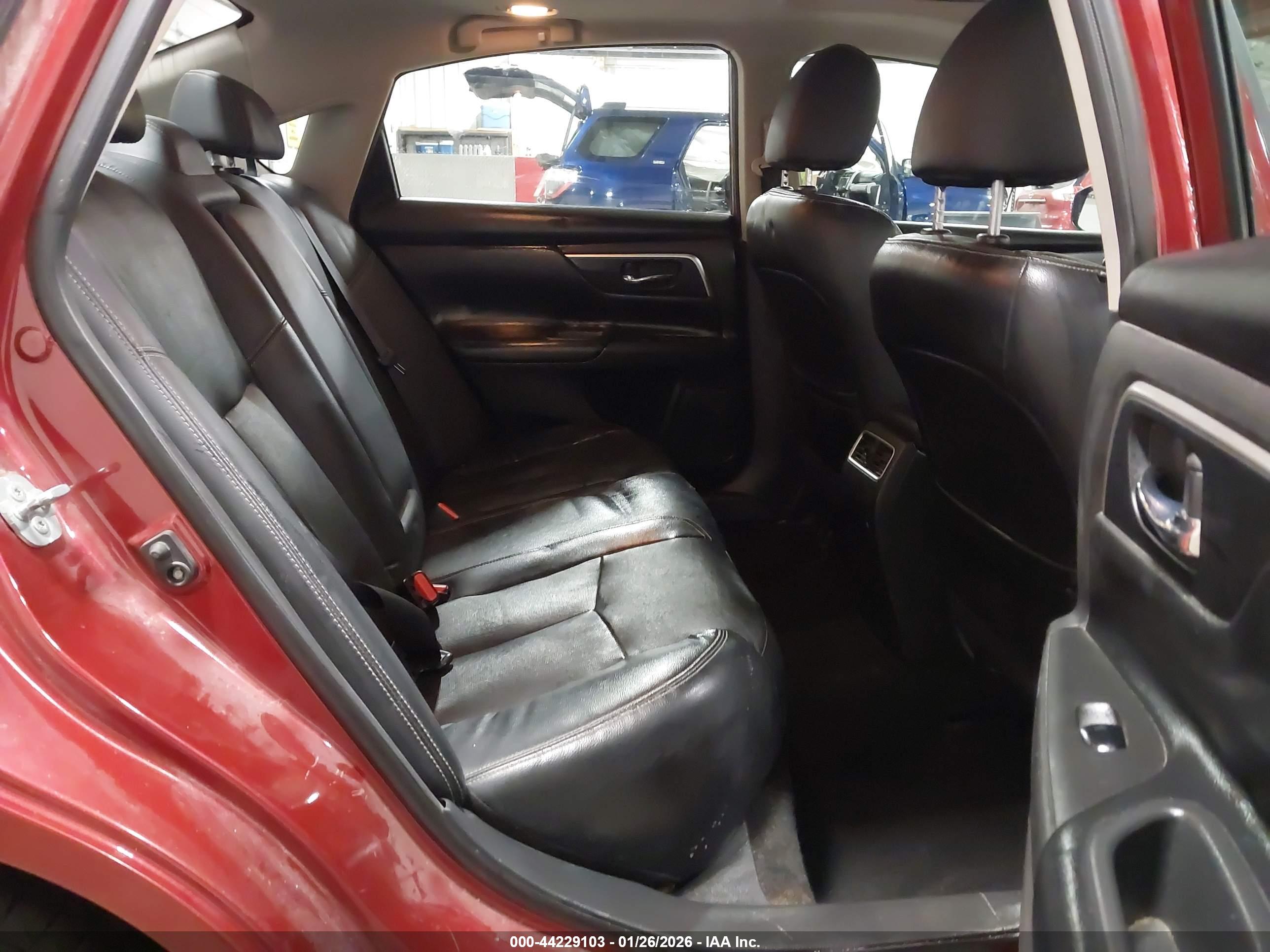 NISSAN ALTIMA image 8