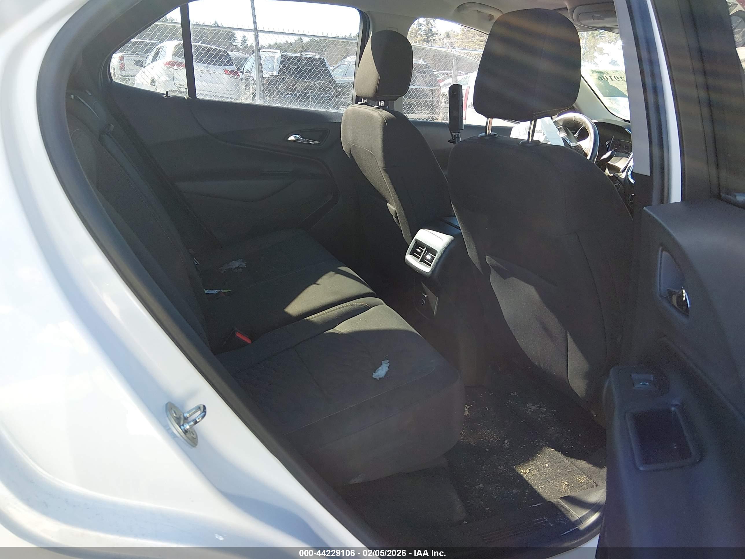 CHEVROLET EQUINOX image 8