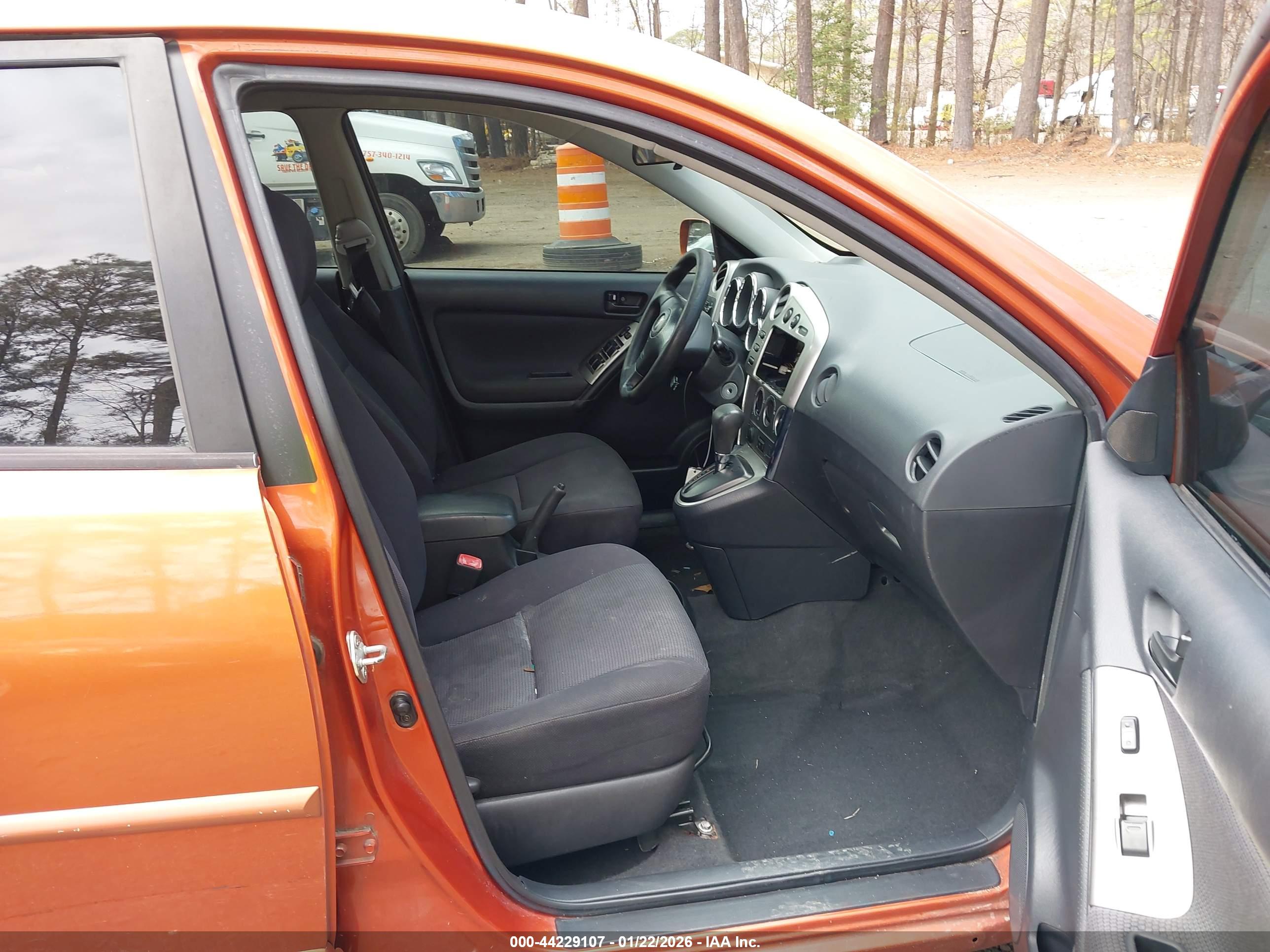 PONTIAC VIBE image 5