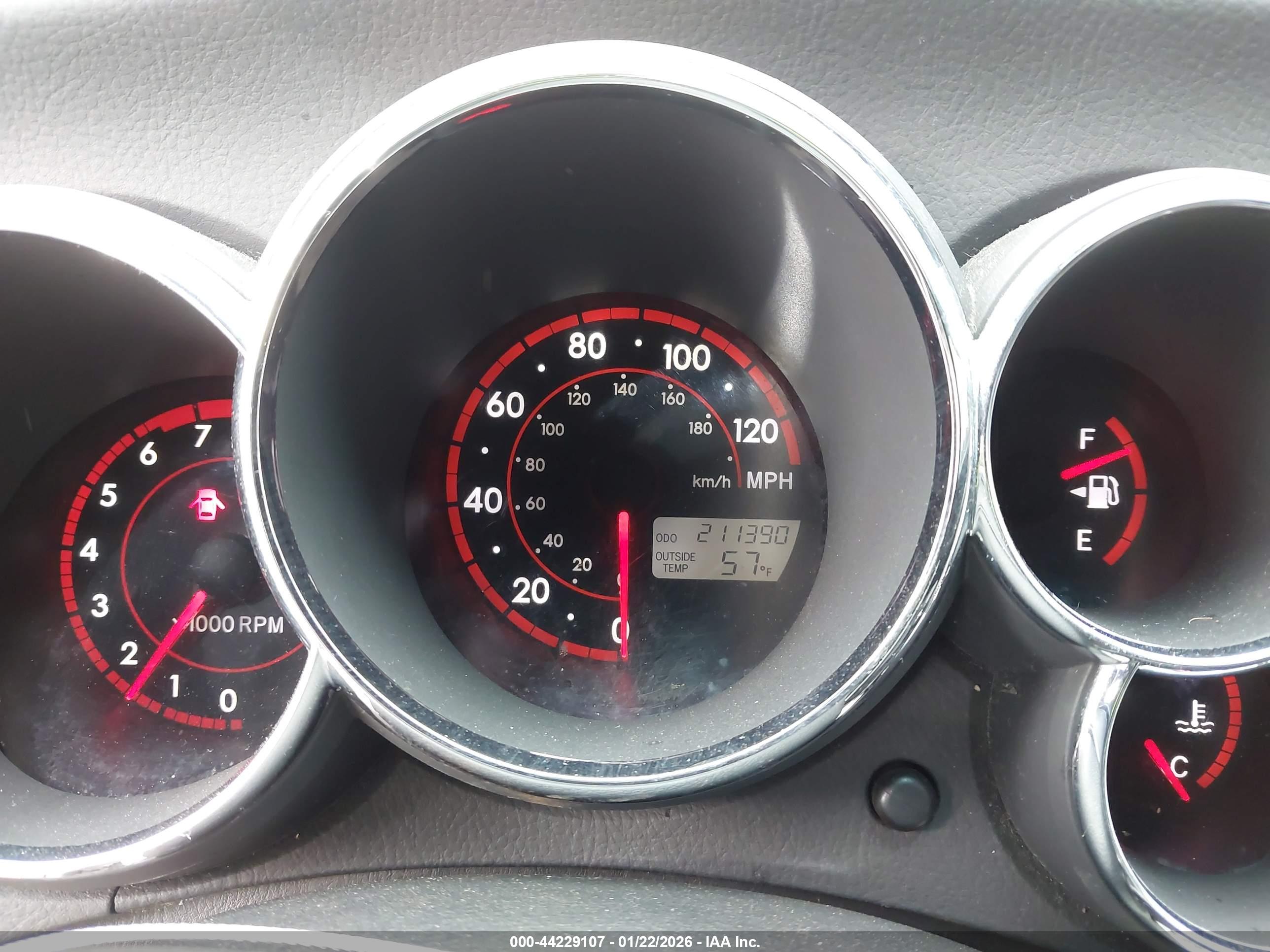 PONTIAC VIBE image 7