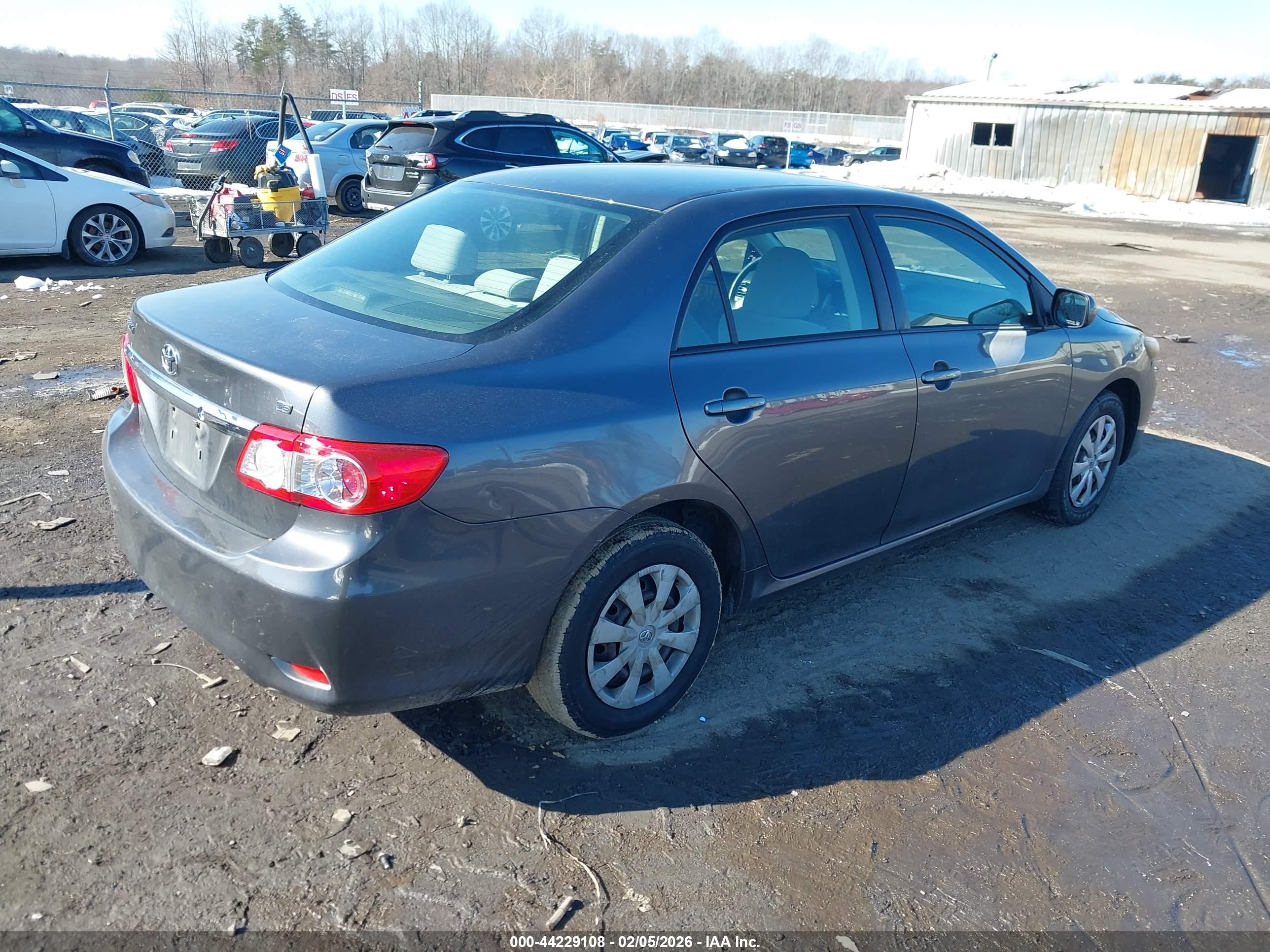 TOYOTA COROLLA image 4