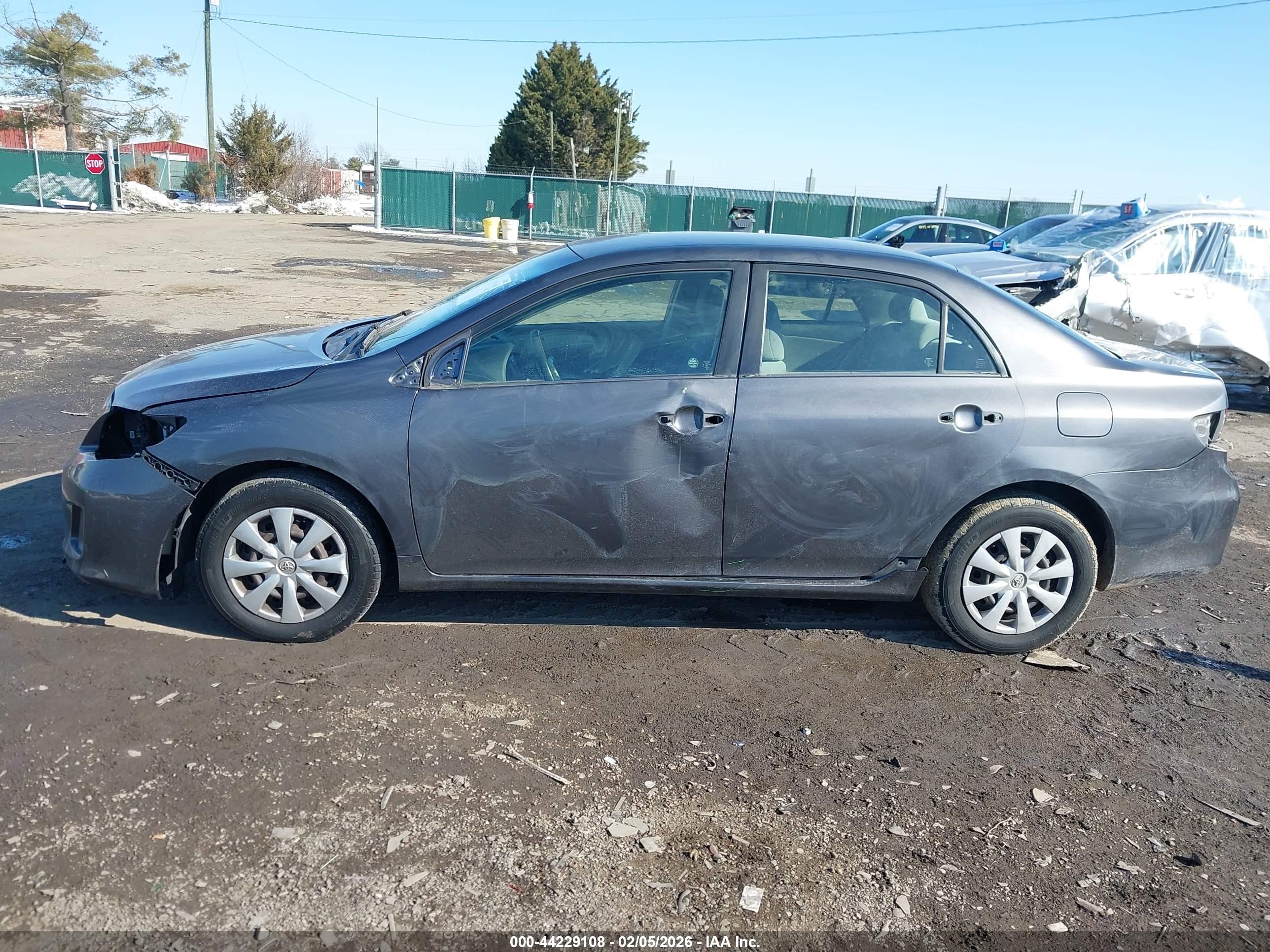 TOYOTA COROLLA image 6