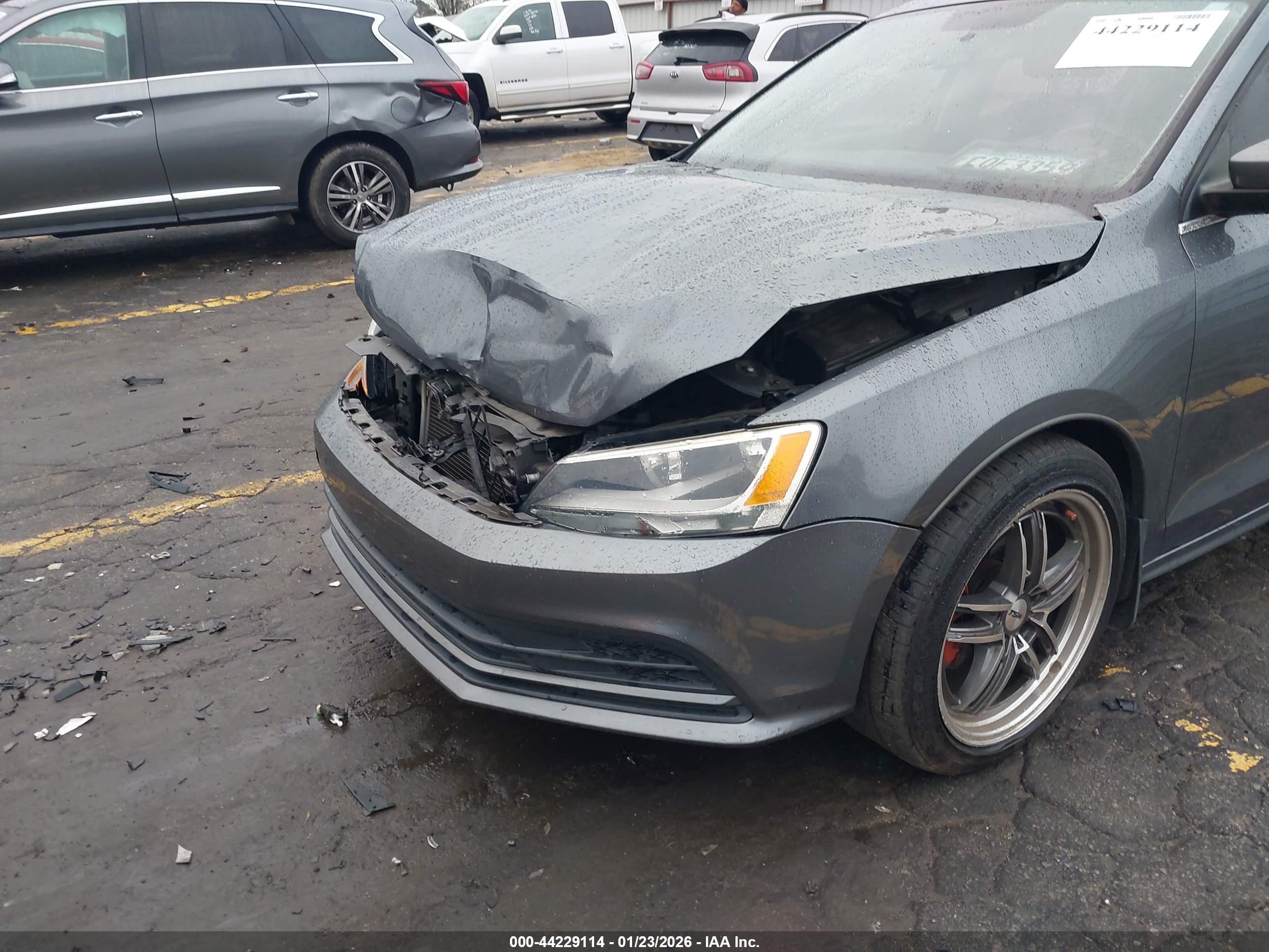 VOLKSWAGEN JETTA image 6